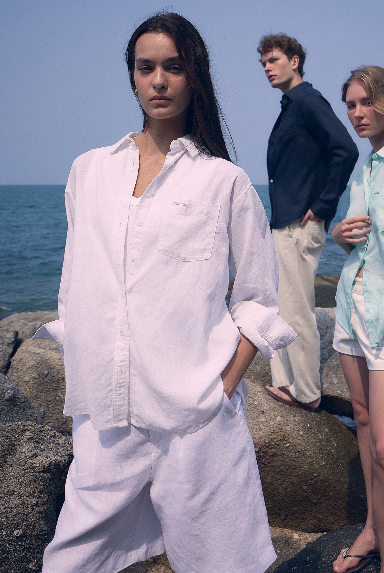 LINEN OVERSIZE-FIT SHIRT WITH CHEST POCKET