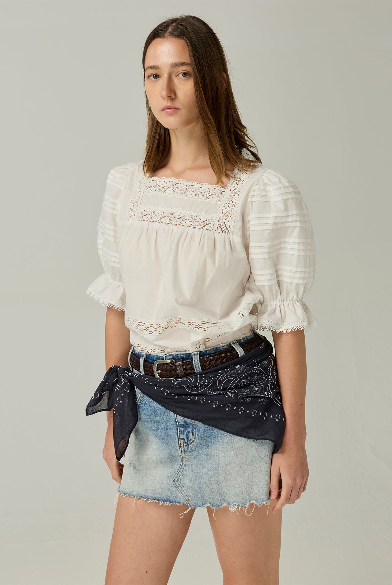 LACE TRIM BLOUSE