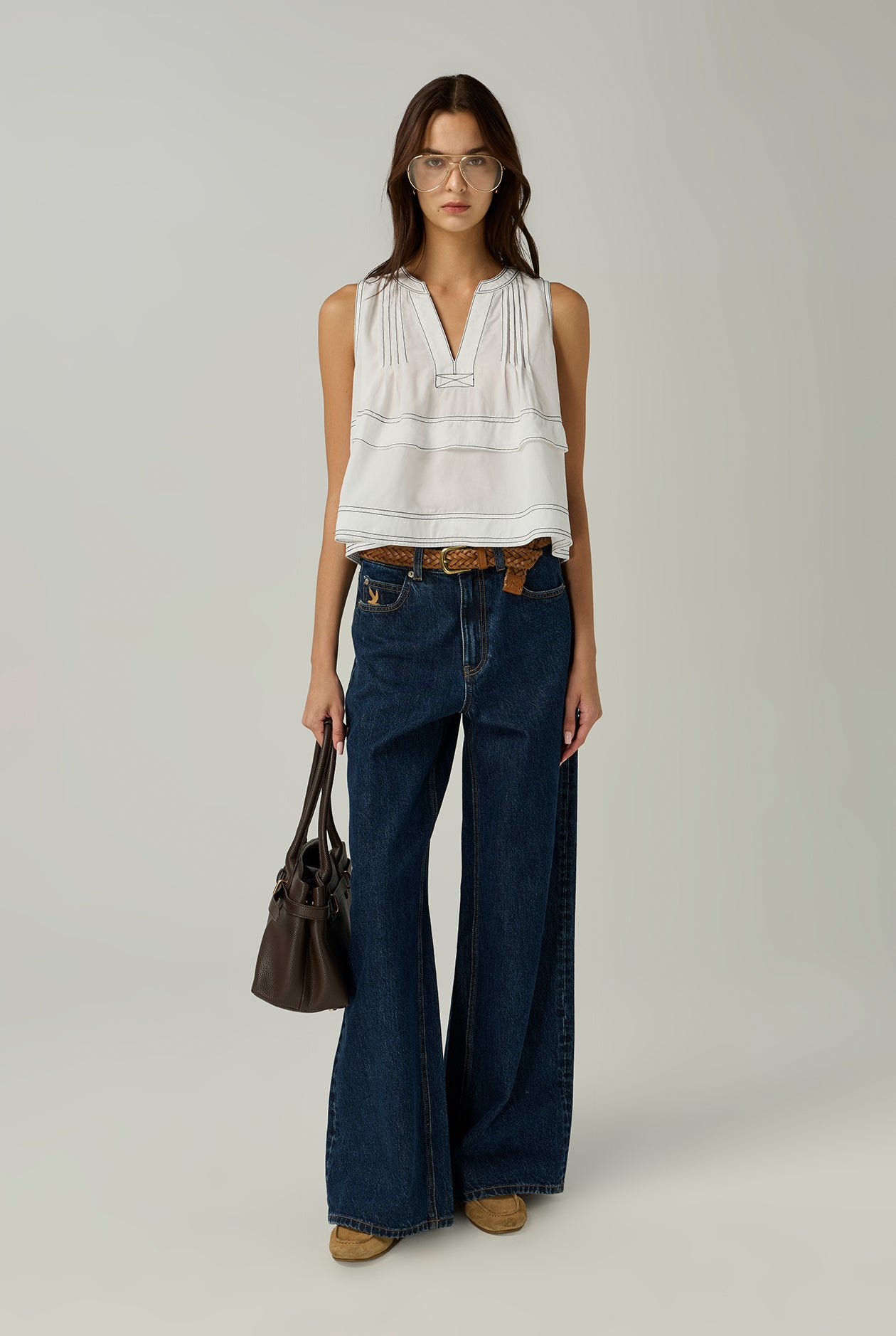 CONTRAST STITCHING SLEEVELESS TOP