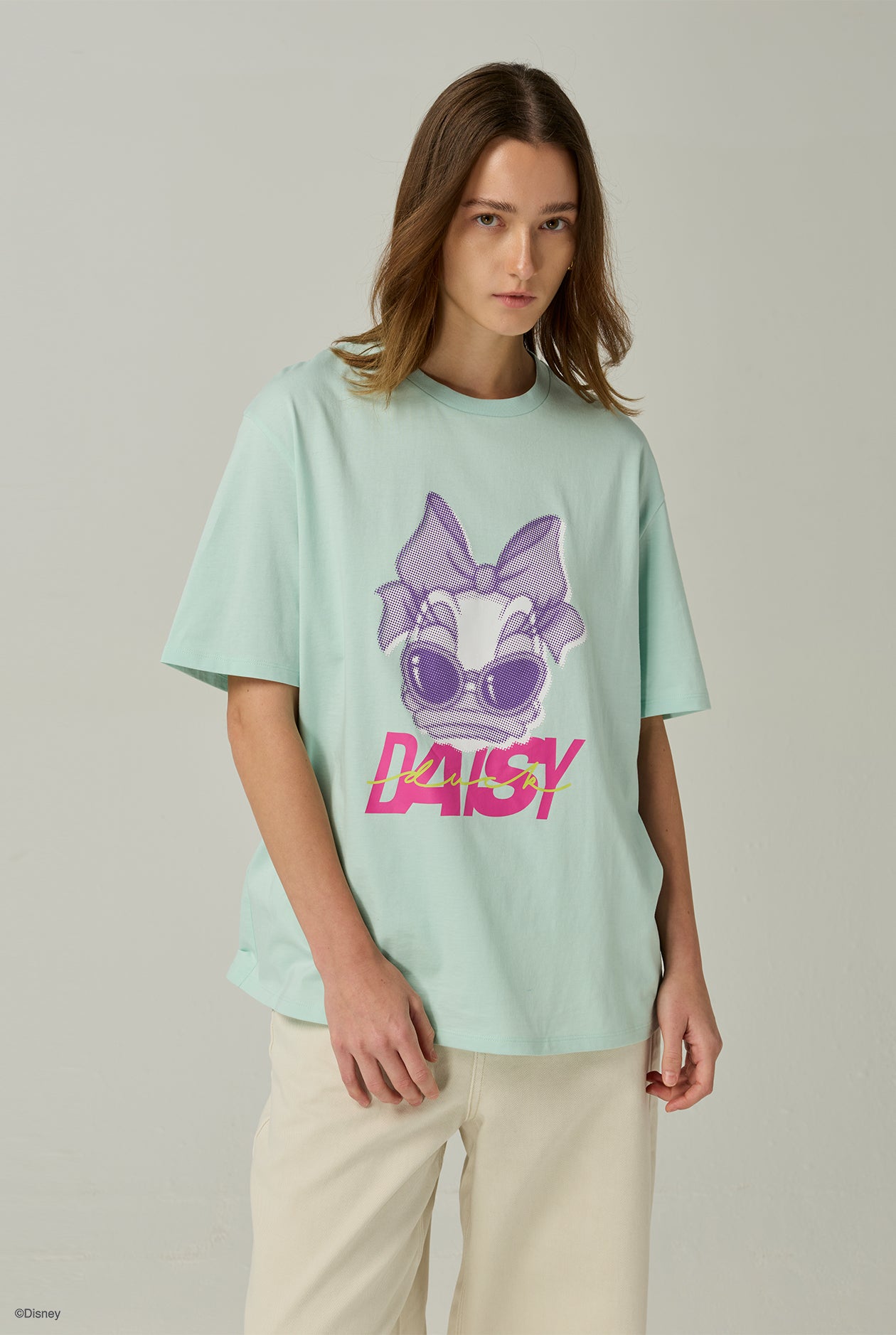 DISNEY DAISY GRAPHIC ROUND NECK TEE