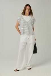 MODERN STRIPED CROPPED V-NECK TEE