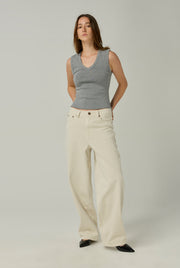 SIGNATURE RIBBED V-NECK SLEEVELESS TOP