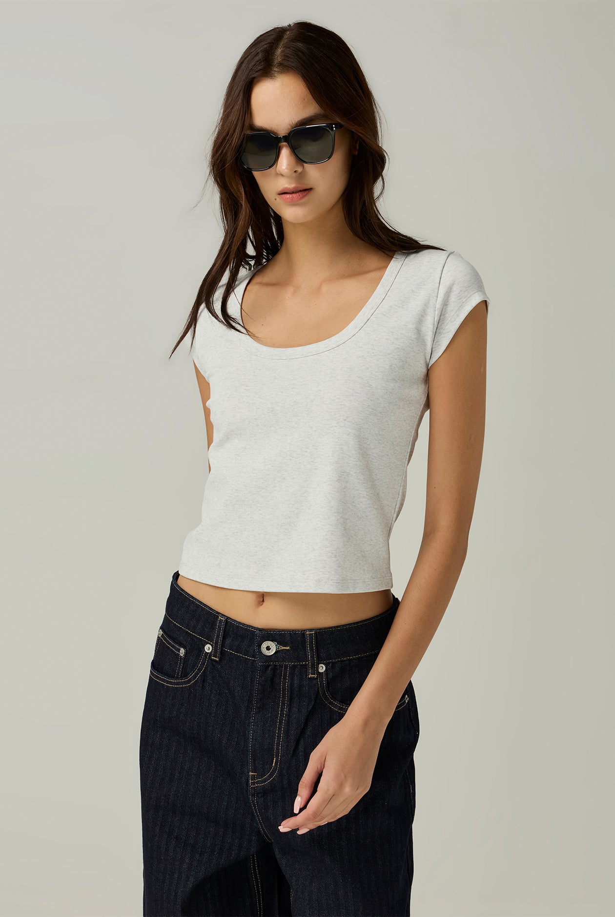 COTTON SPANDEX U-NECK TEE