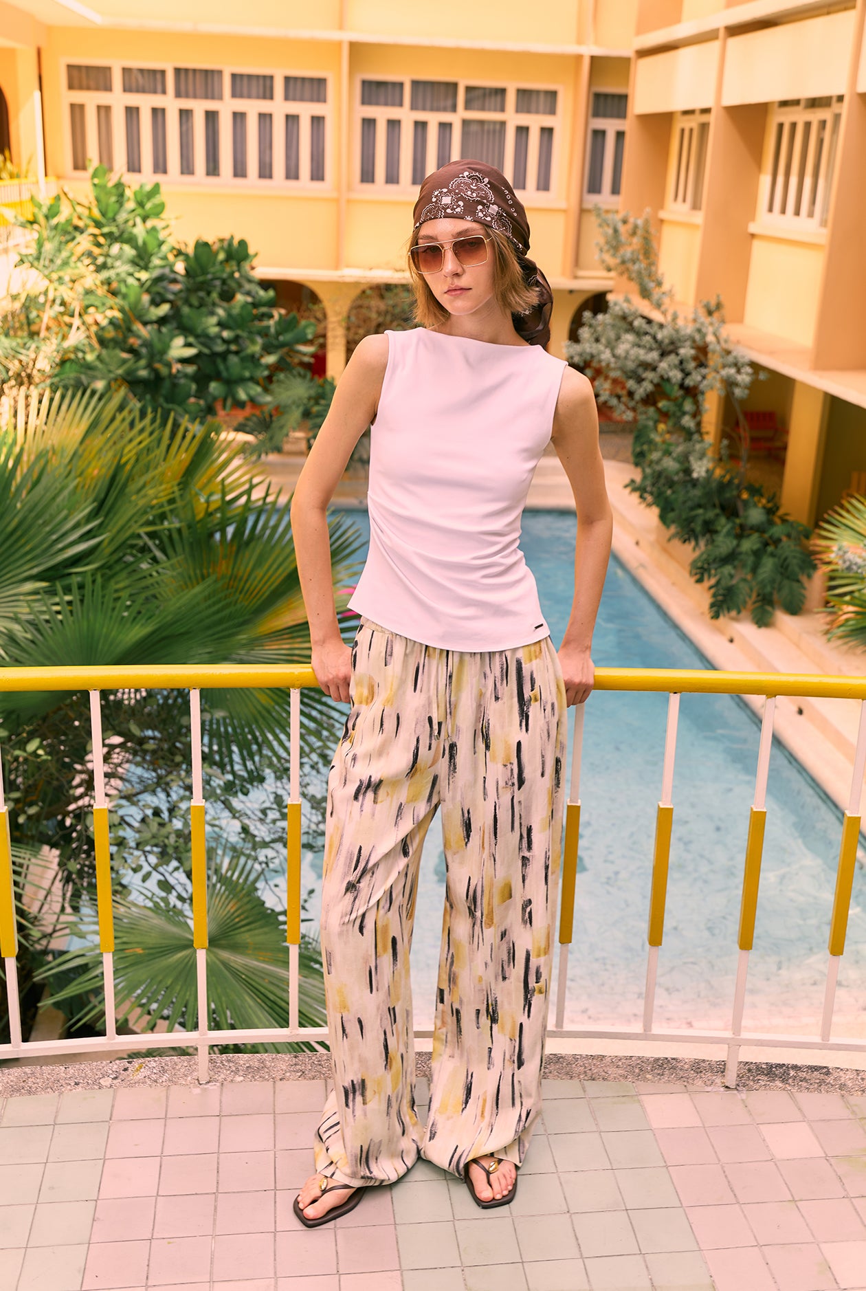 ABSTRACT PRINTED WIDE-LEG PANTS