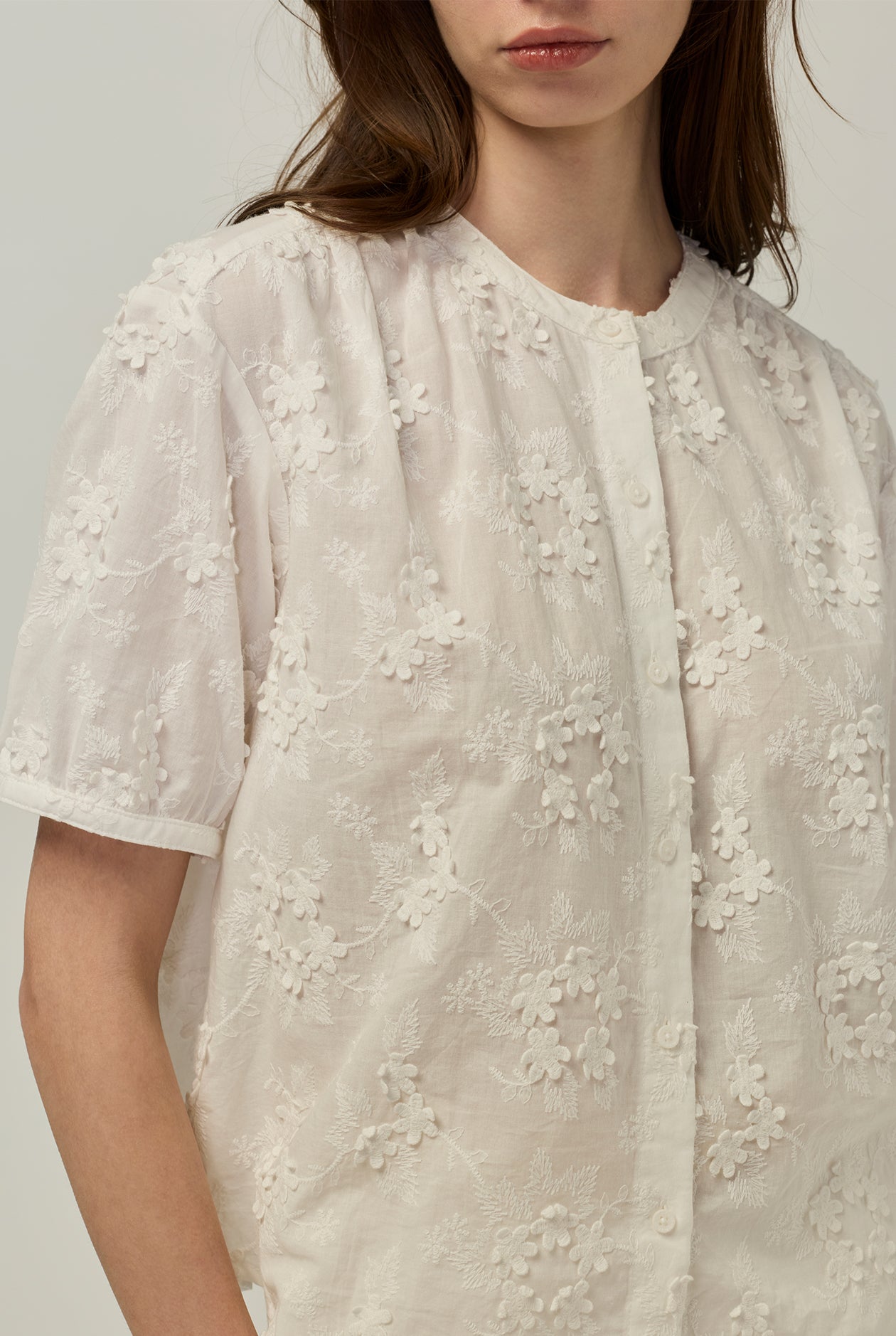 DAISY EMBROIDERY BLOUSE