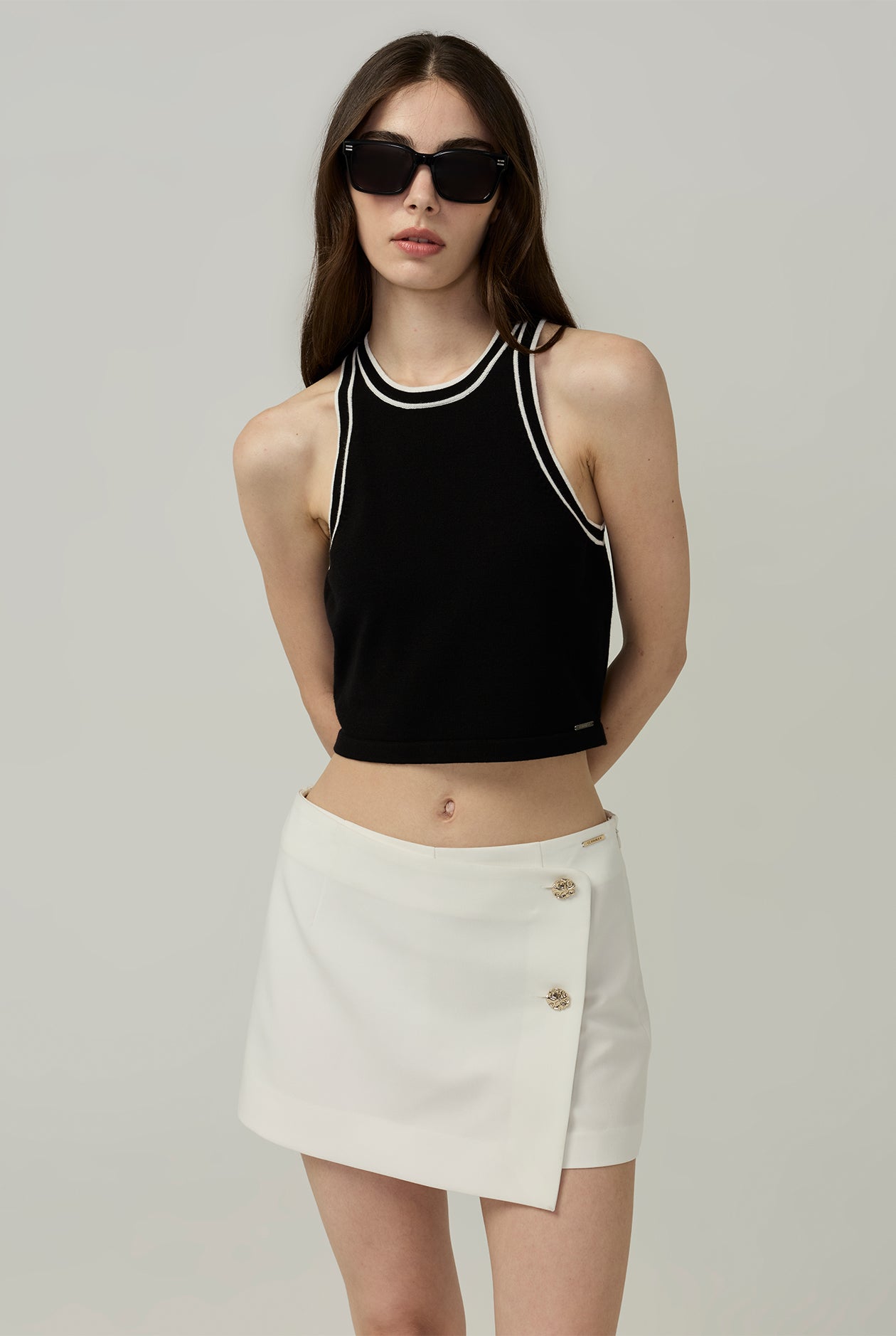 CONTRAST-TRIM CROP TANK