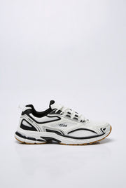 PERFORMANCE RUNNER SNEAKERS