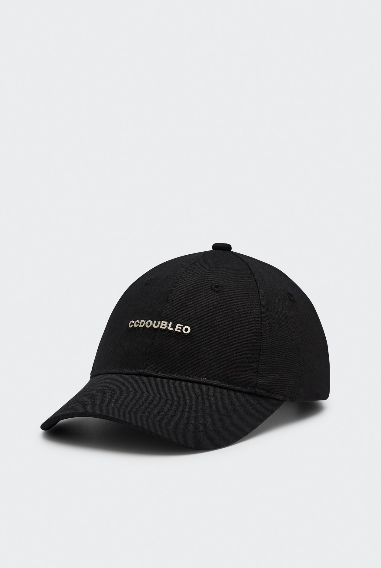 TWILL CAP WITH METAL PLATE LOGO