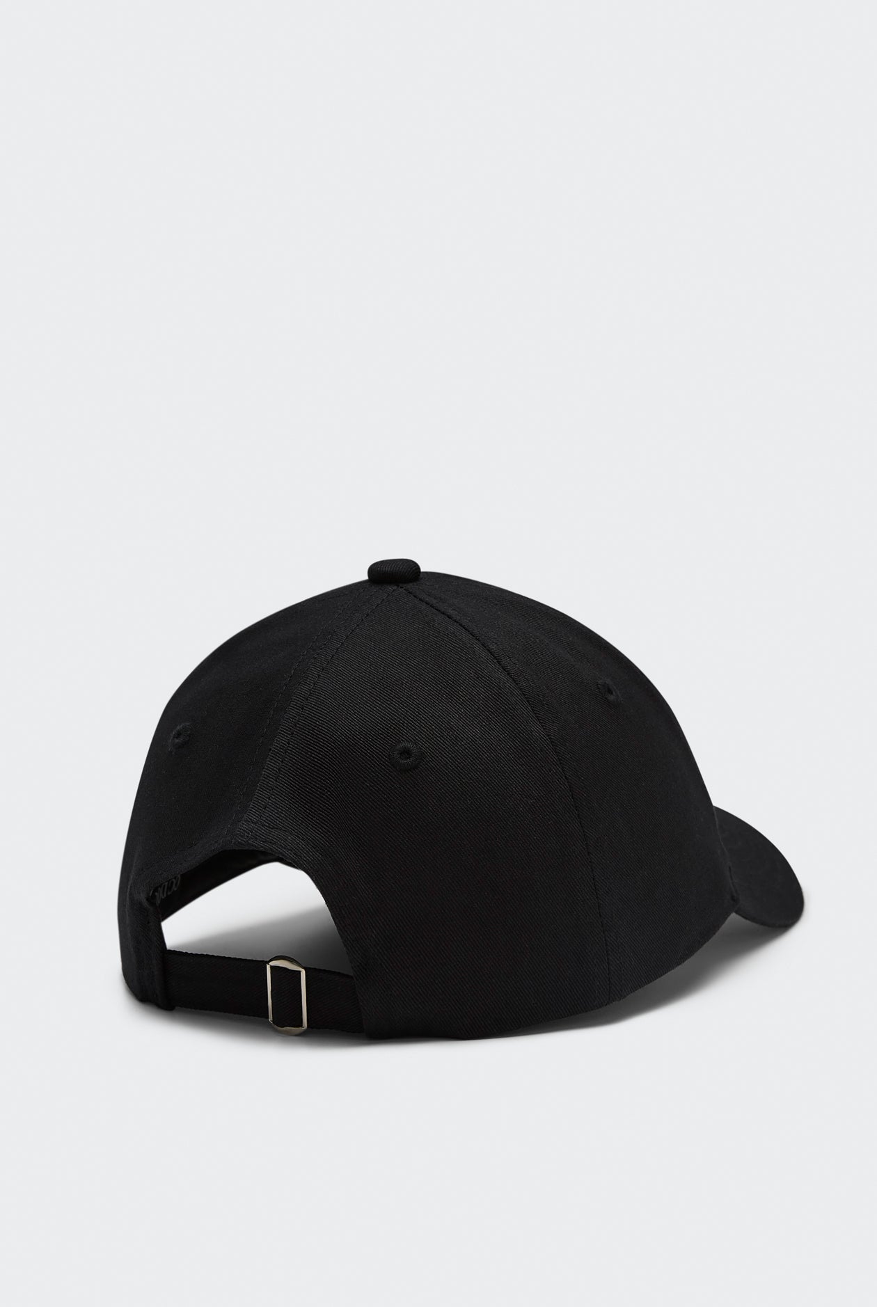 TWILL CAP WITH METAL PLATE LOGO