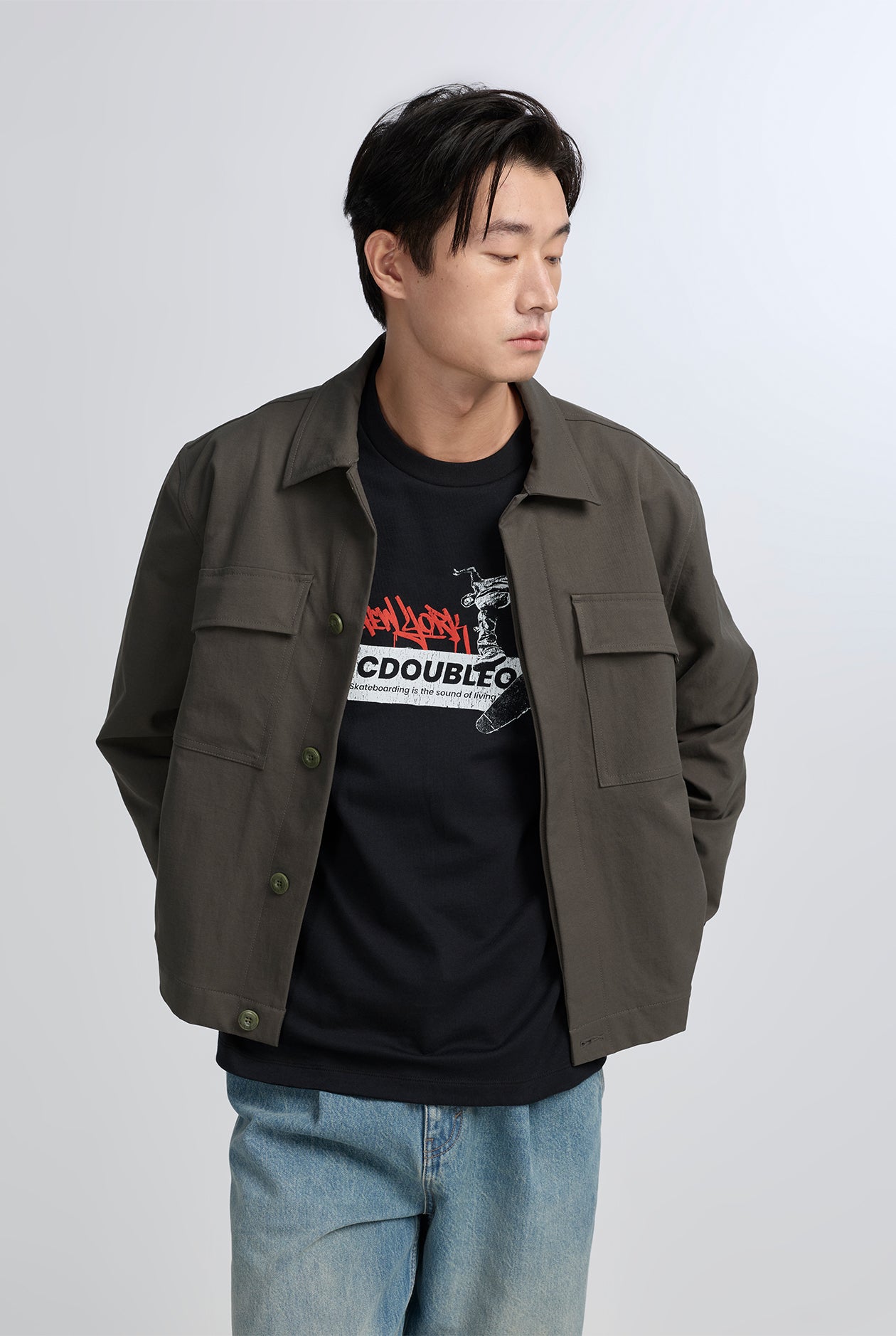 SKATER GRAPHIC TEE