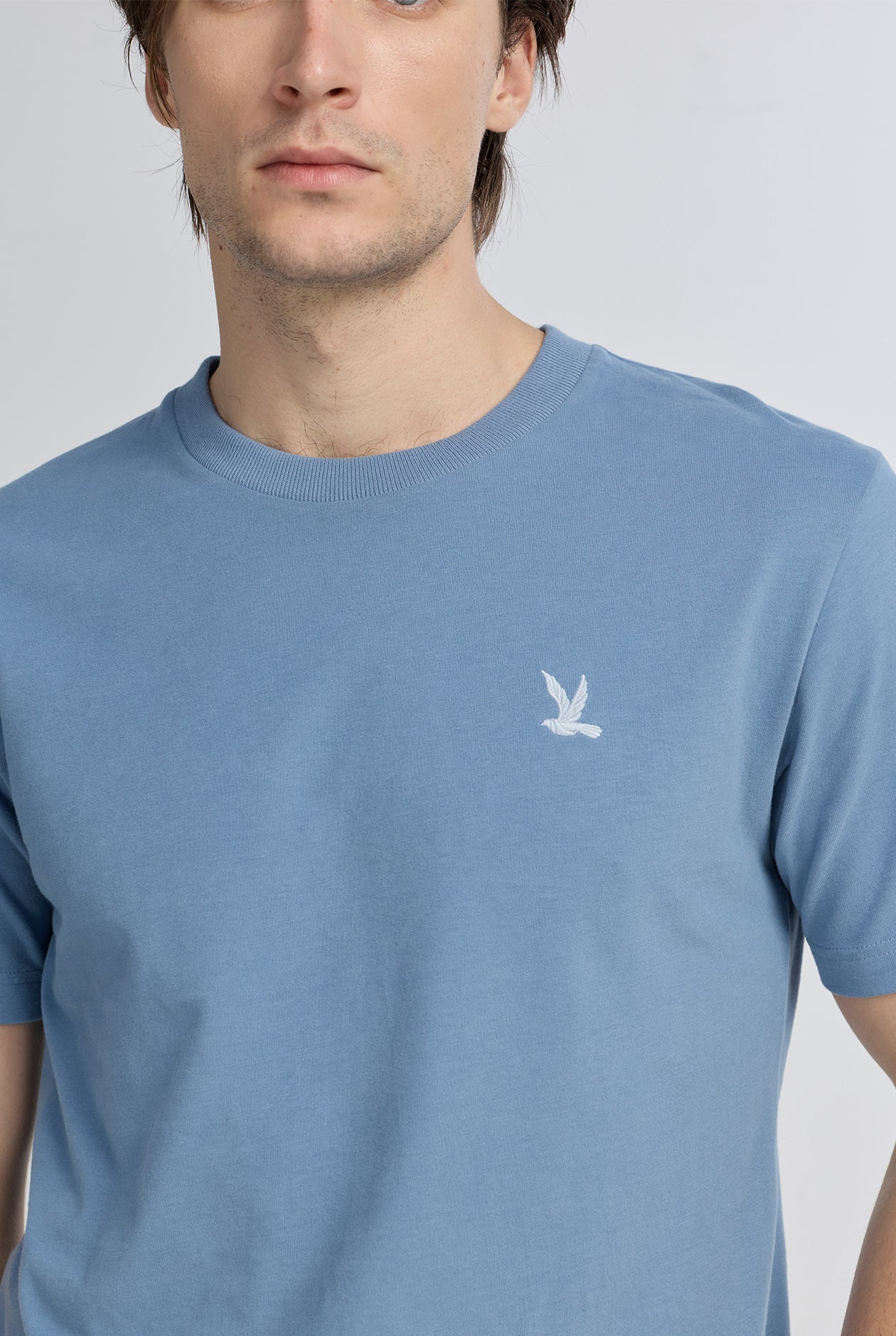 SIGNATURE SEASONAL ROUND NECK TEE