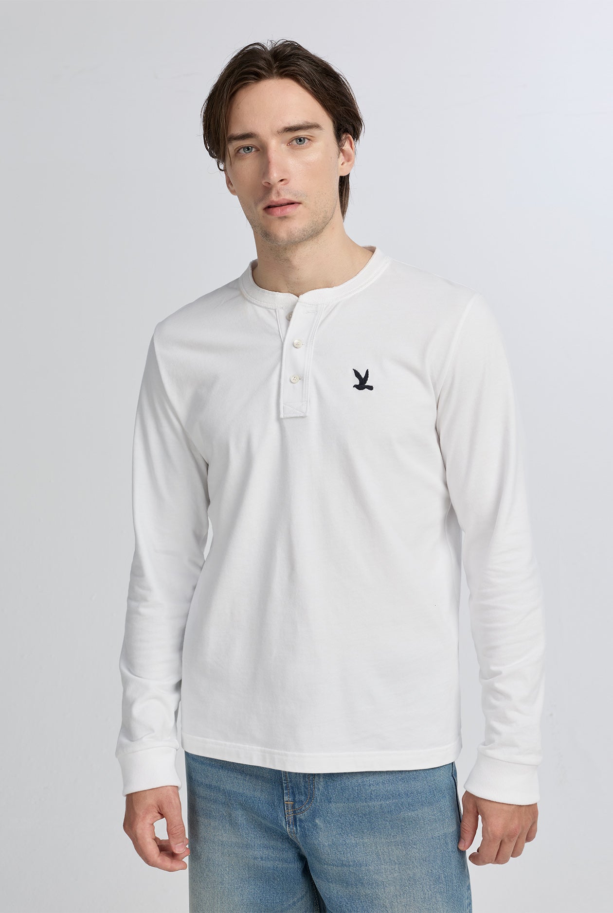 SIGNATURE LONG SLEEVE HENLEY TEE