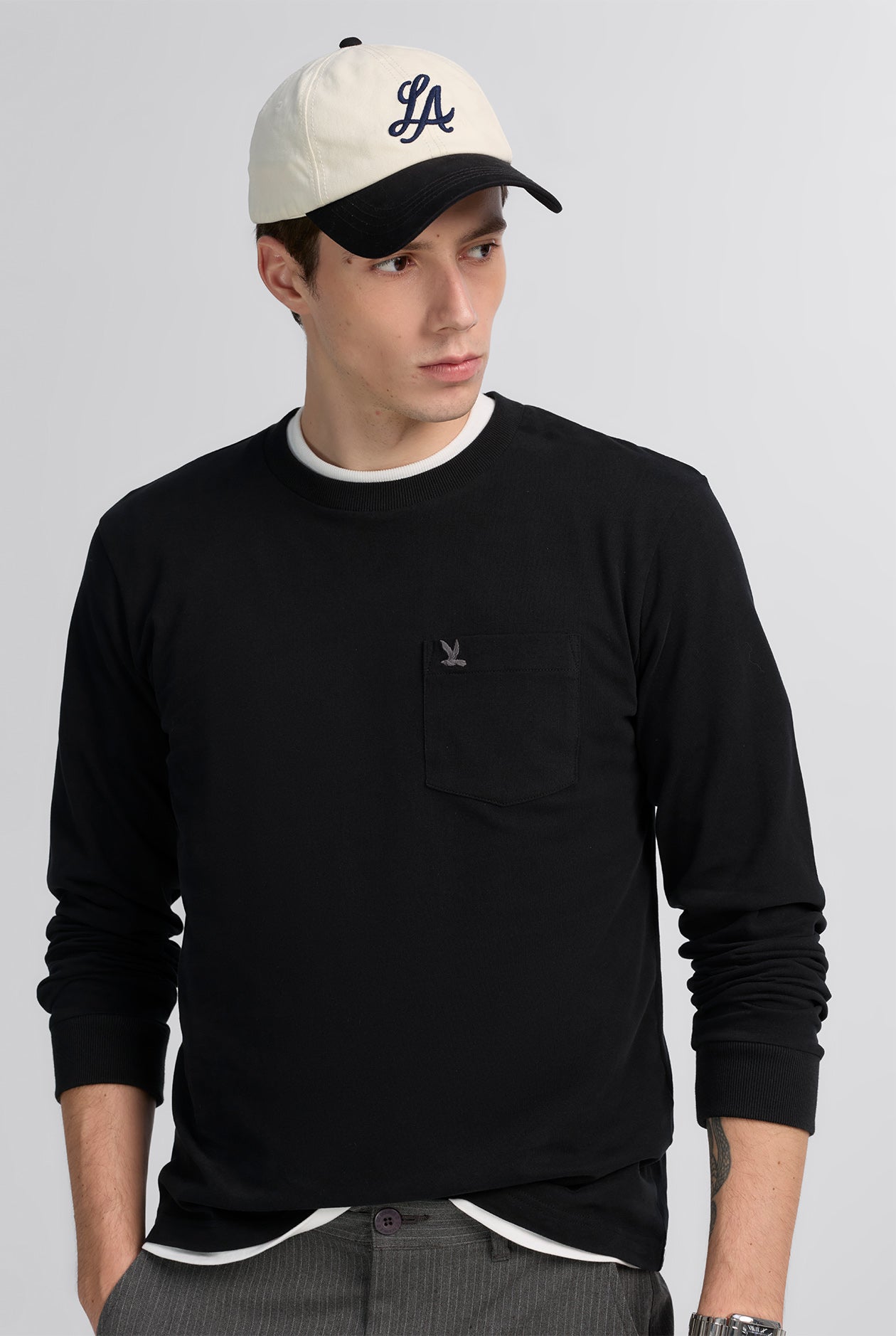 ROUND NECK POCKET TEE