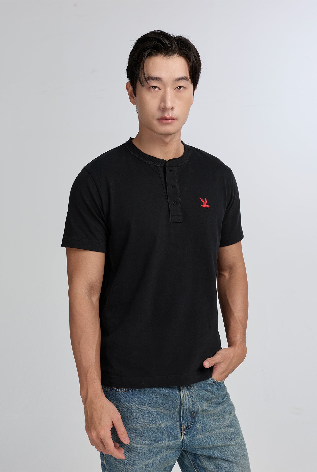 SIGNATURE BIRD LOGO HENLEY TEE