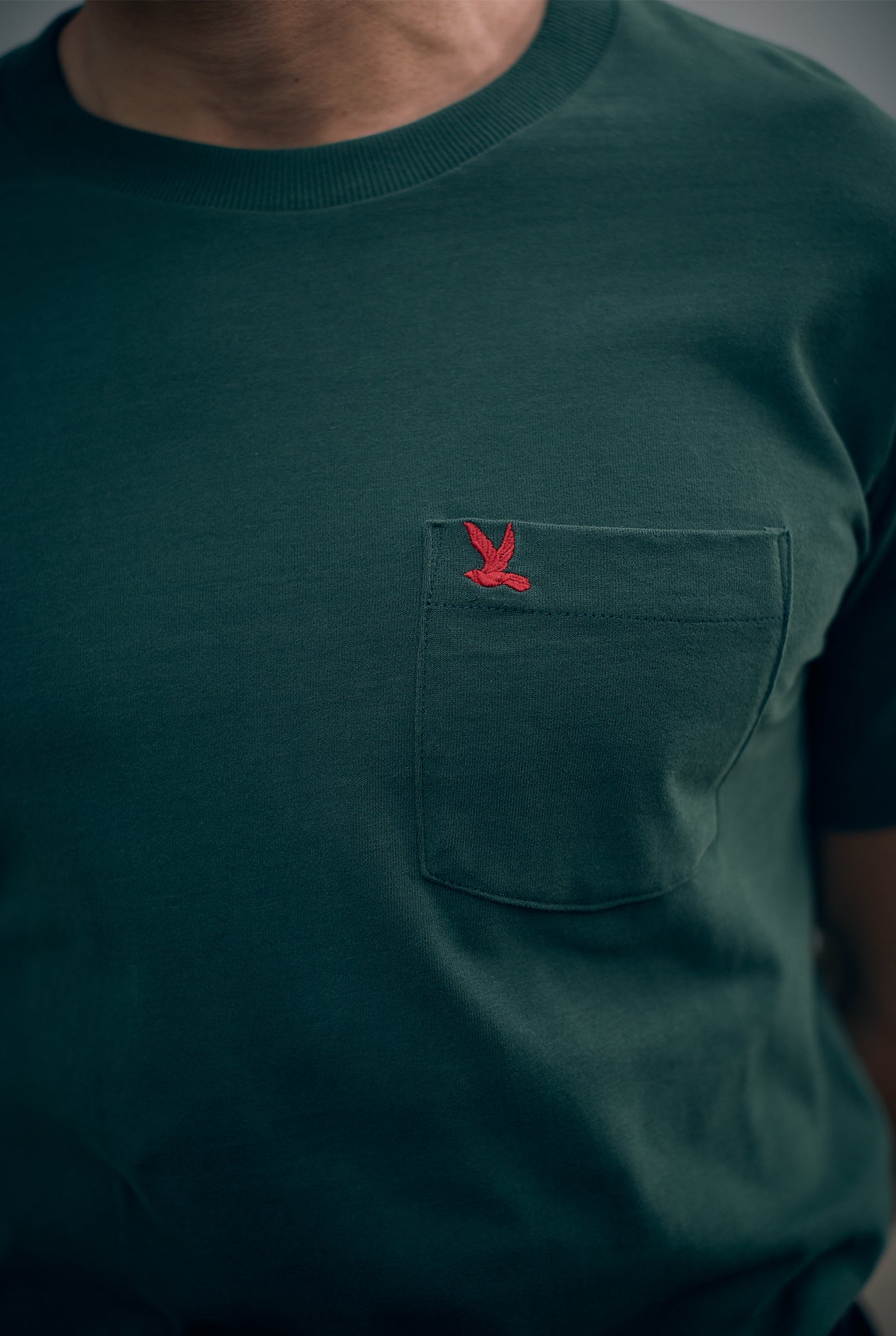 POCKET REGULAR-FIT TEE