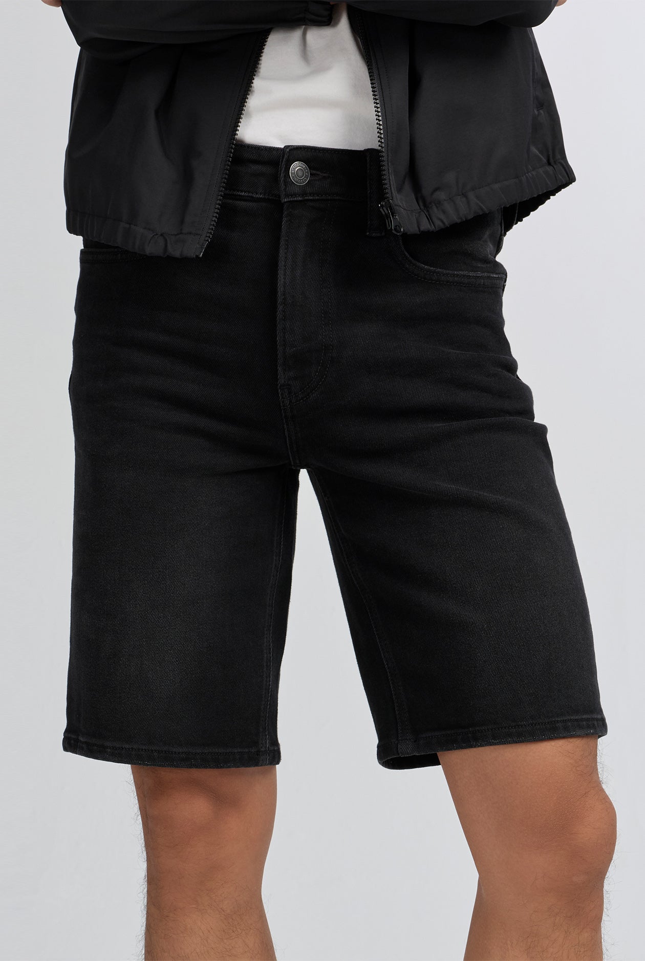 BLACK SLIM SHORT JEANS