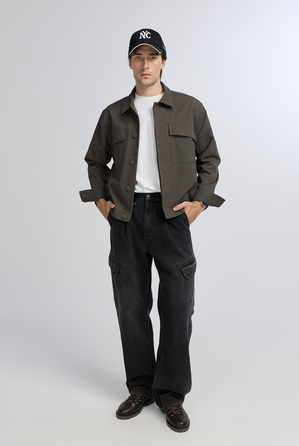 BLACK POCKET CARGO JEANS