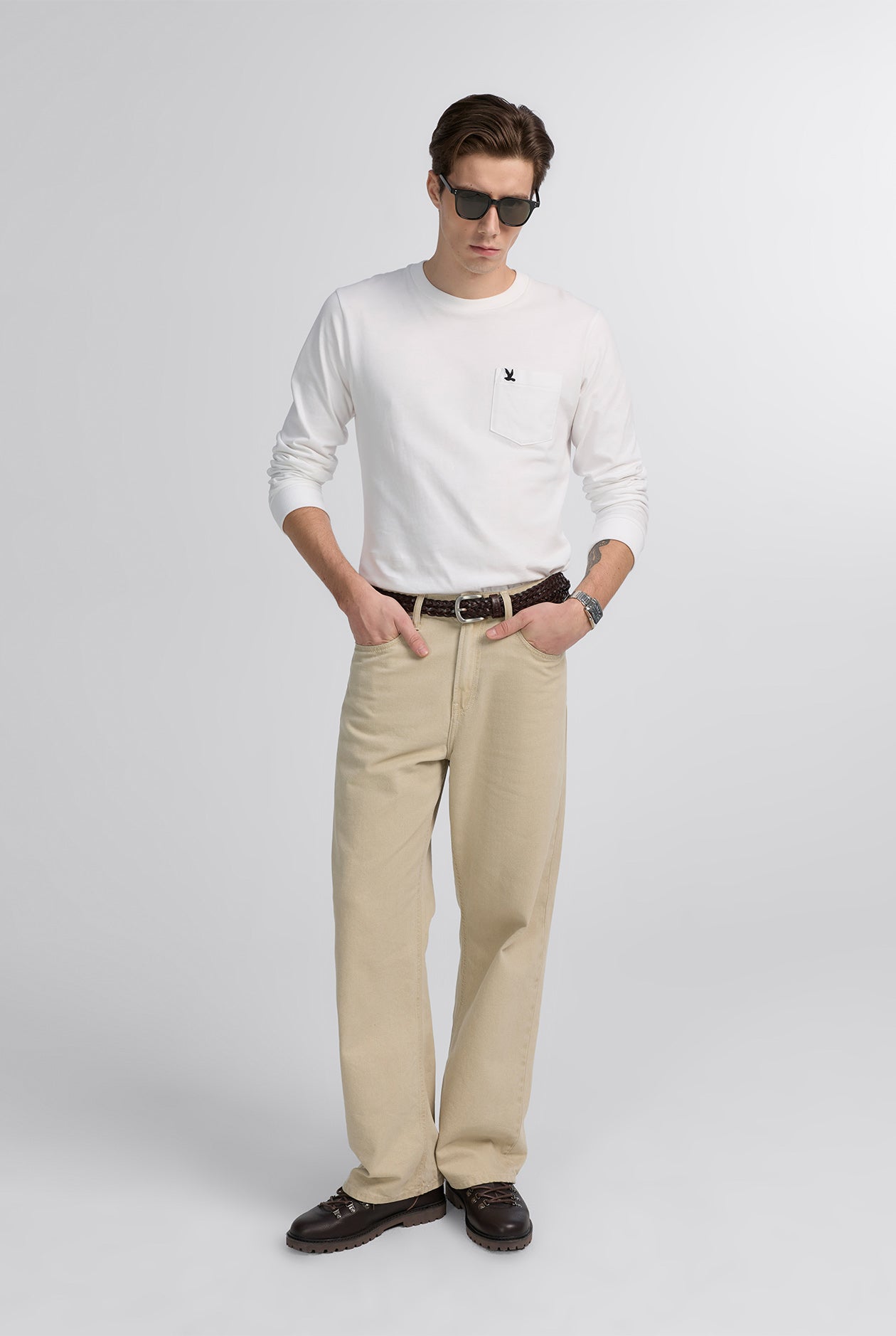 LOOSE WIDE-LEG JEANS