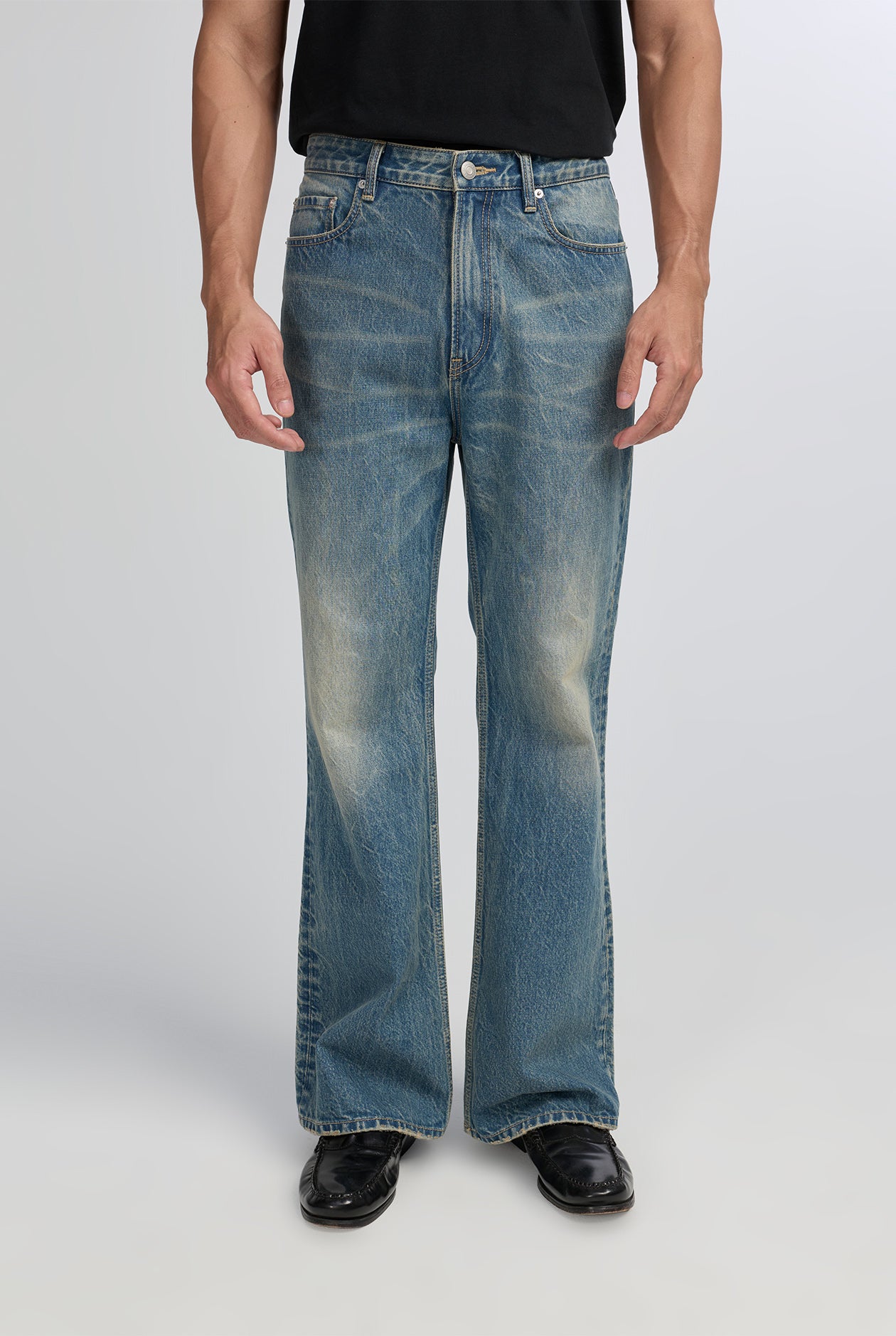 LIGHT BLUE FLARE JEANS
