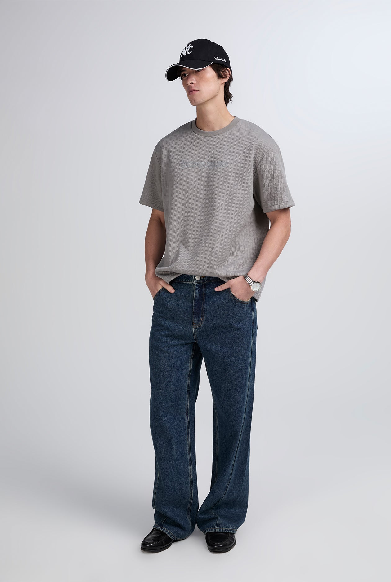 RELAXED-FIT LOGO TEE