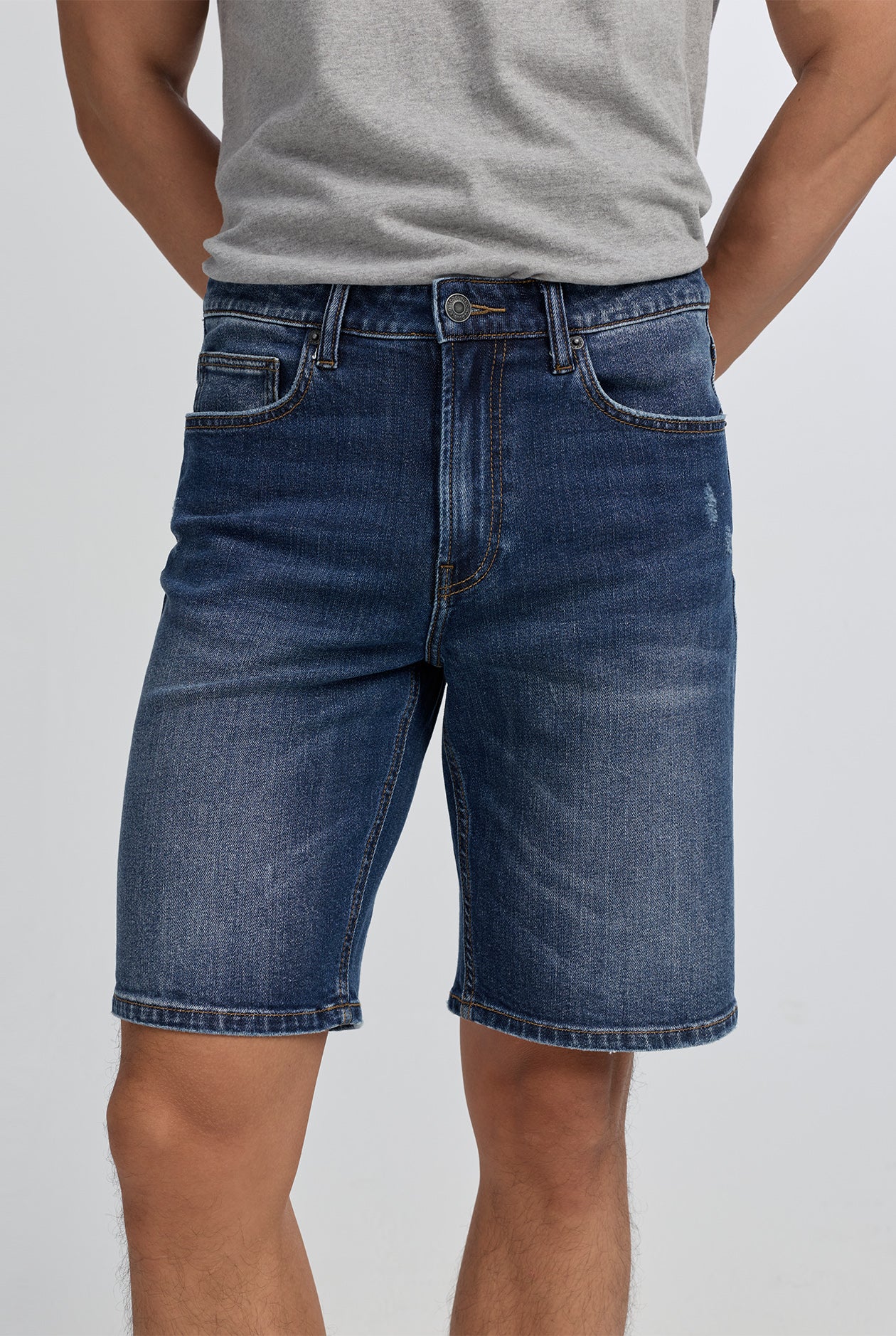 LIGHT BLUE SLIM SHORT JEANS