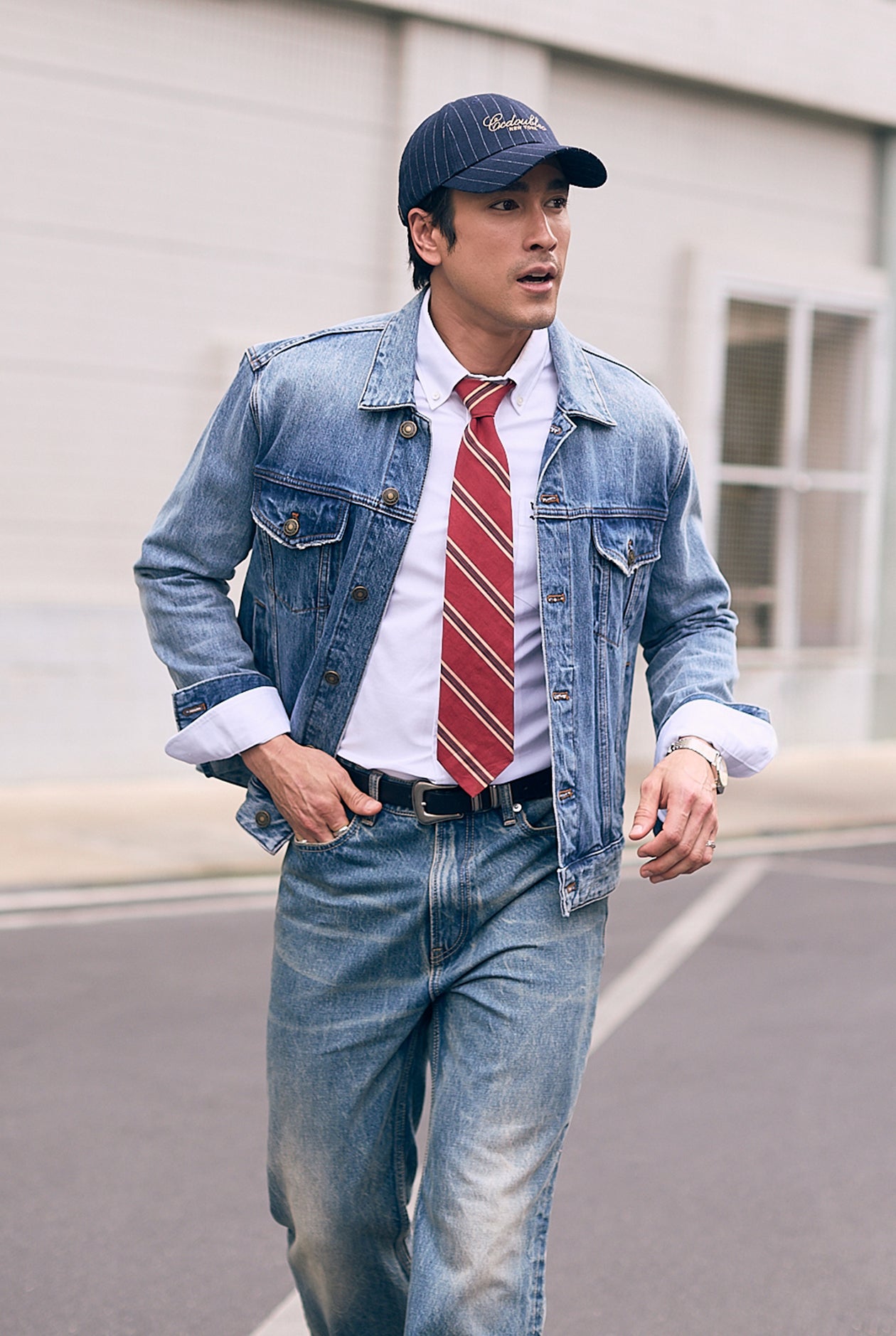 DENIM TRUCKER JACKET