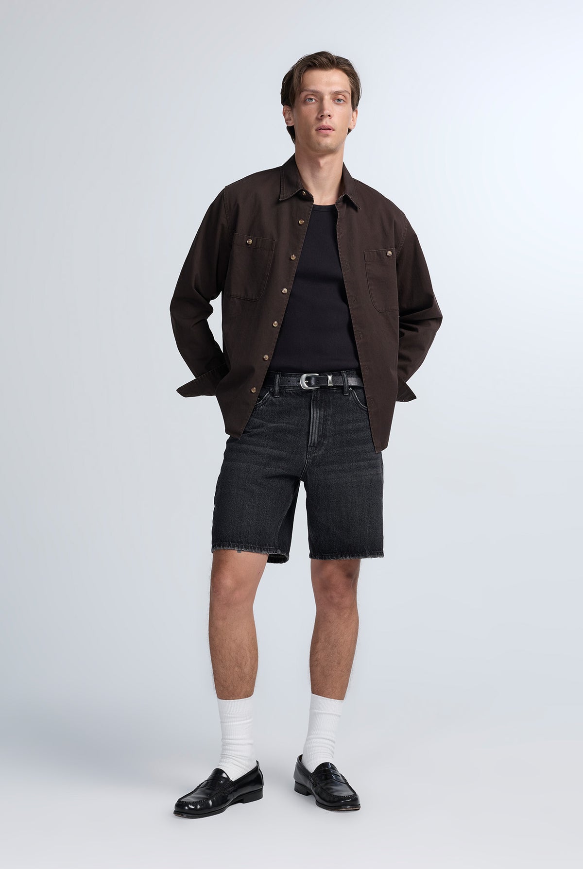 BLACK STRAIGHT DENIM SHORTS