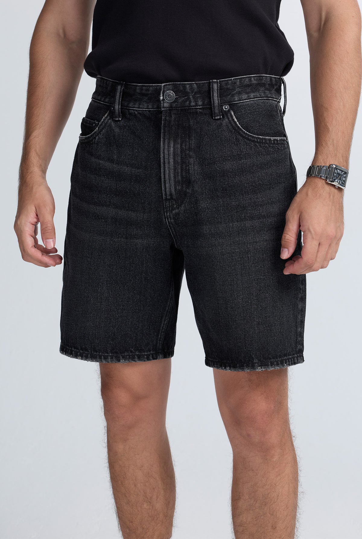 BLACK STRAIGHT DENIM SHORTS