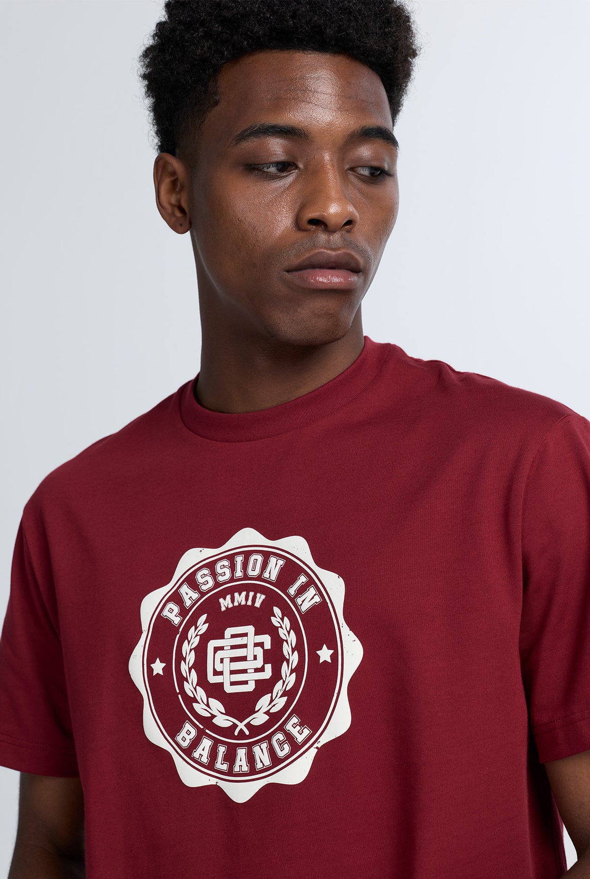RELAXED CREW NECK CREST GRAPHIC TEE