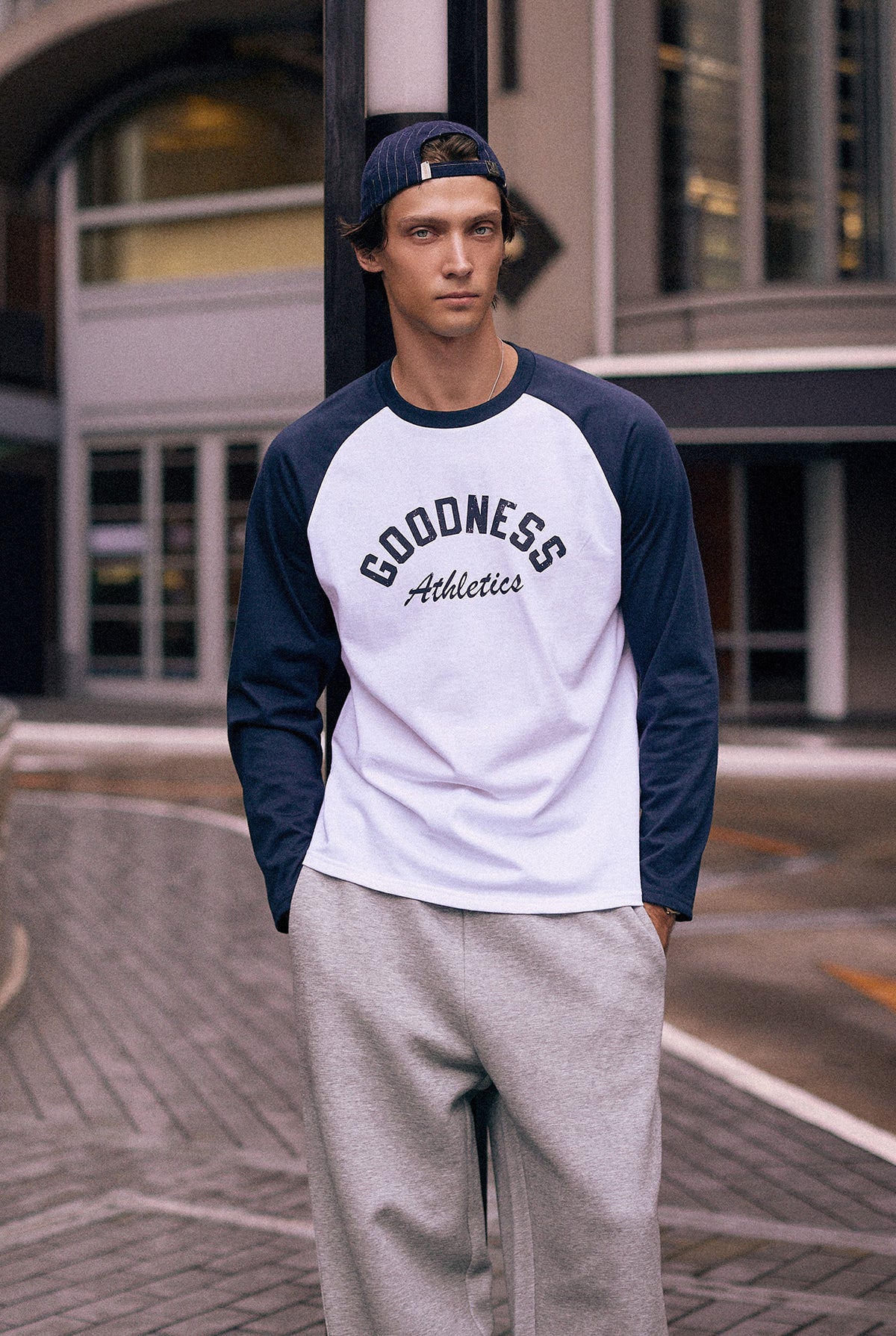RELAXED RAGLAN LONG SLEEVE TEE