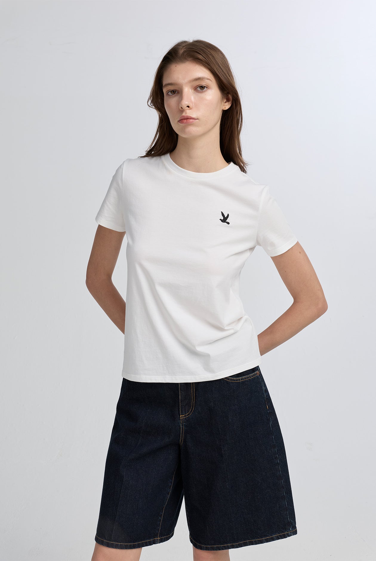 SIGNATURE BIRD LOGO CREW NECK TEE