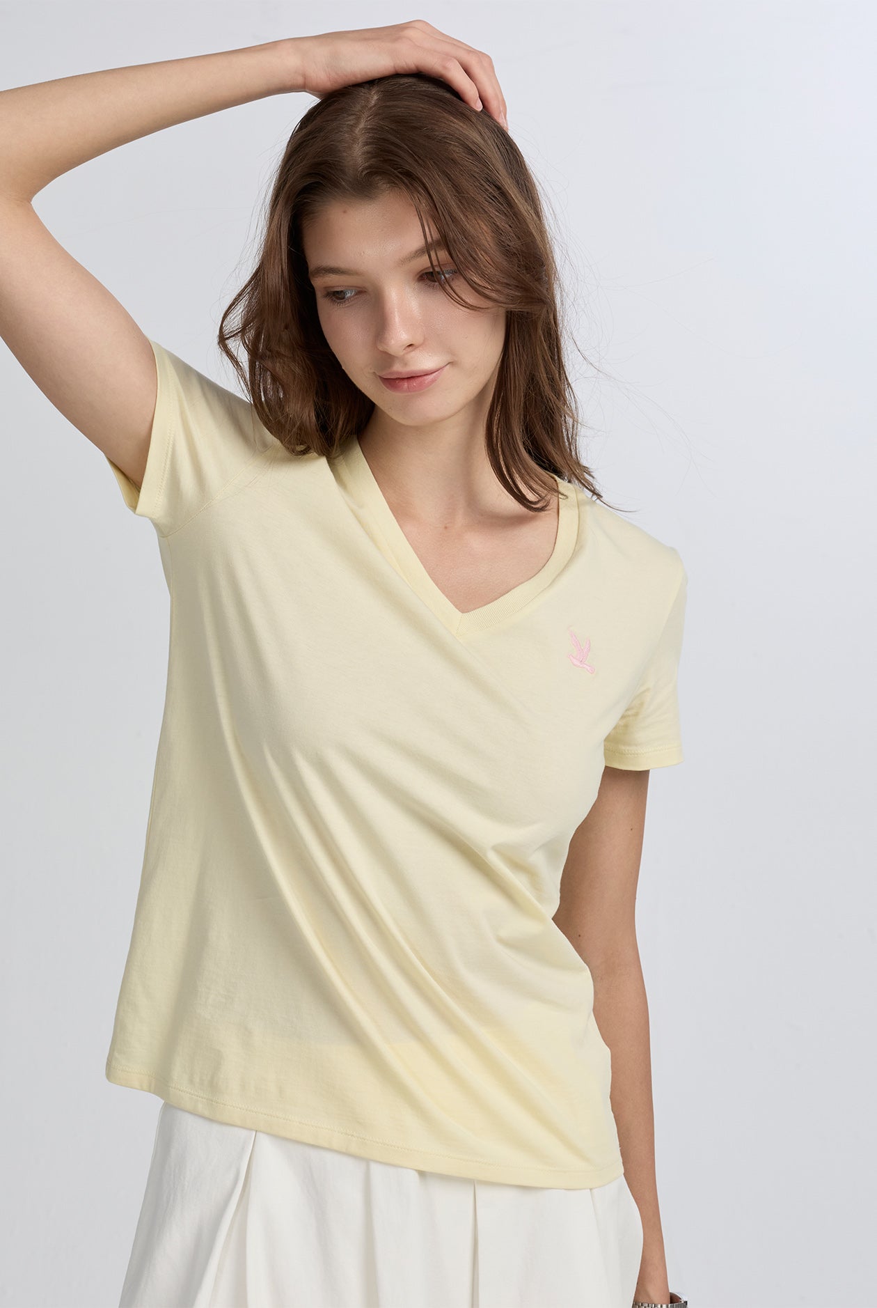 SIGNATURE BIRD LOGO V-NECK TEE