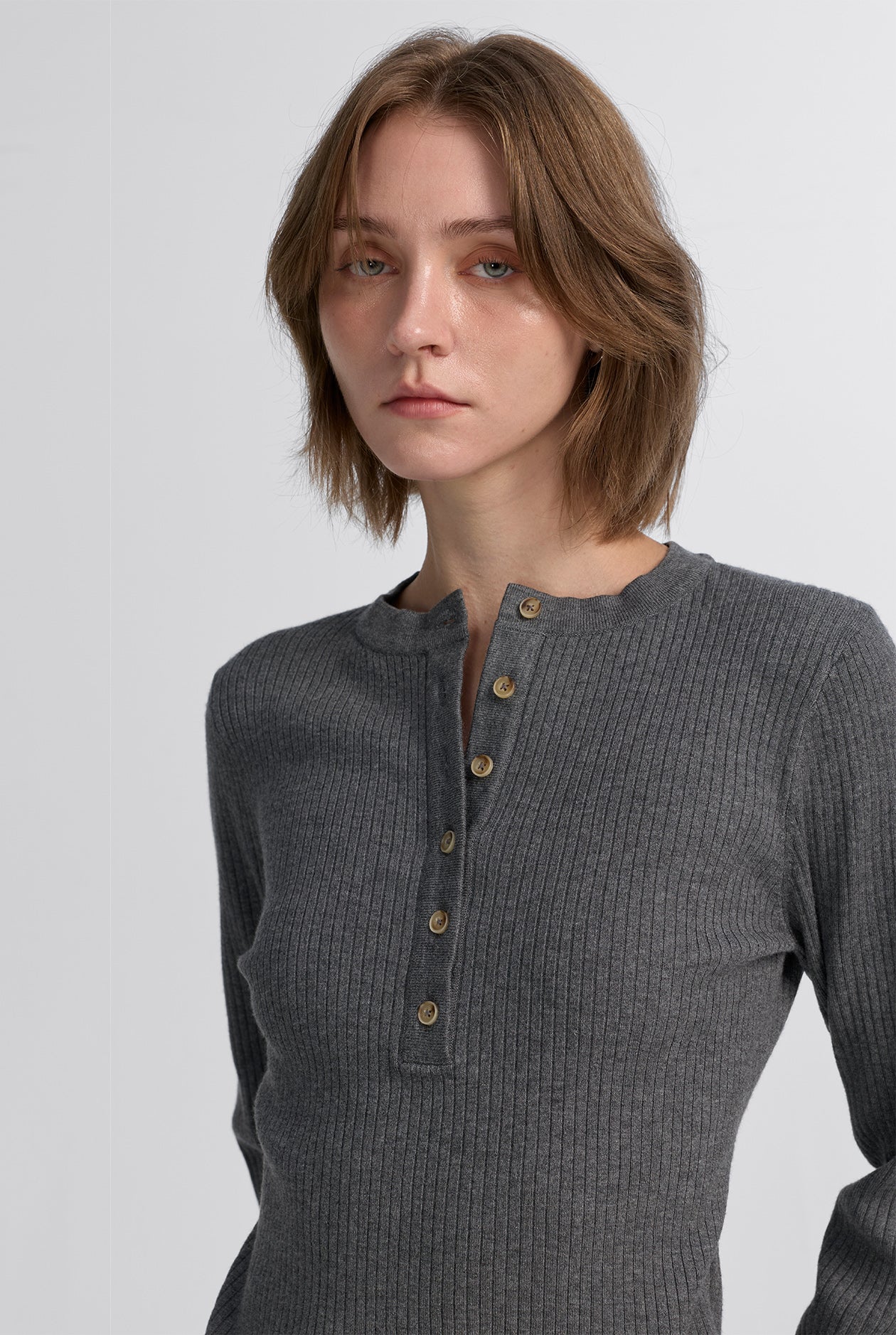 RIBBED HENLEY NECK TEE