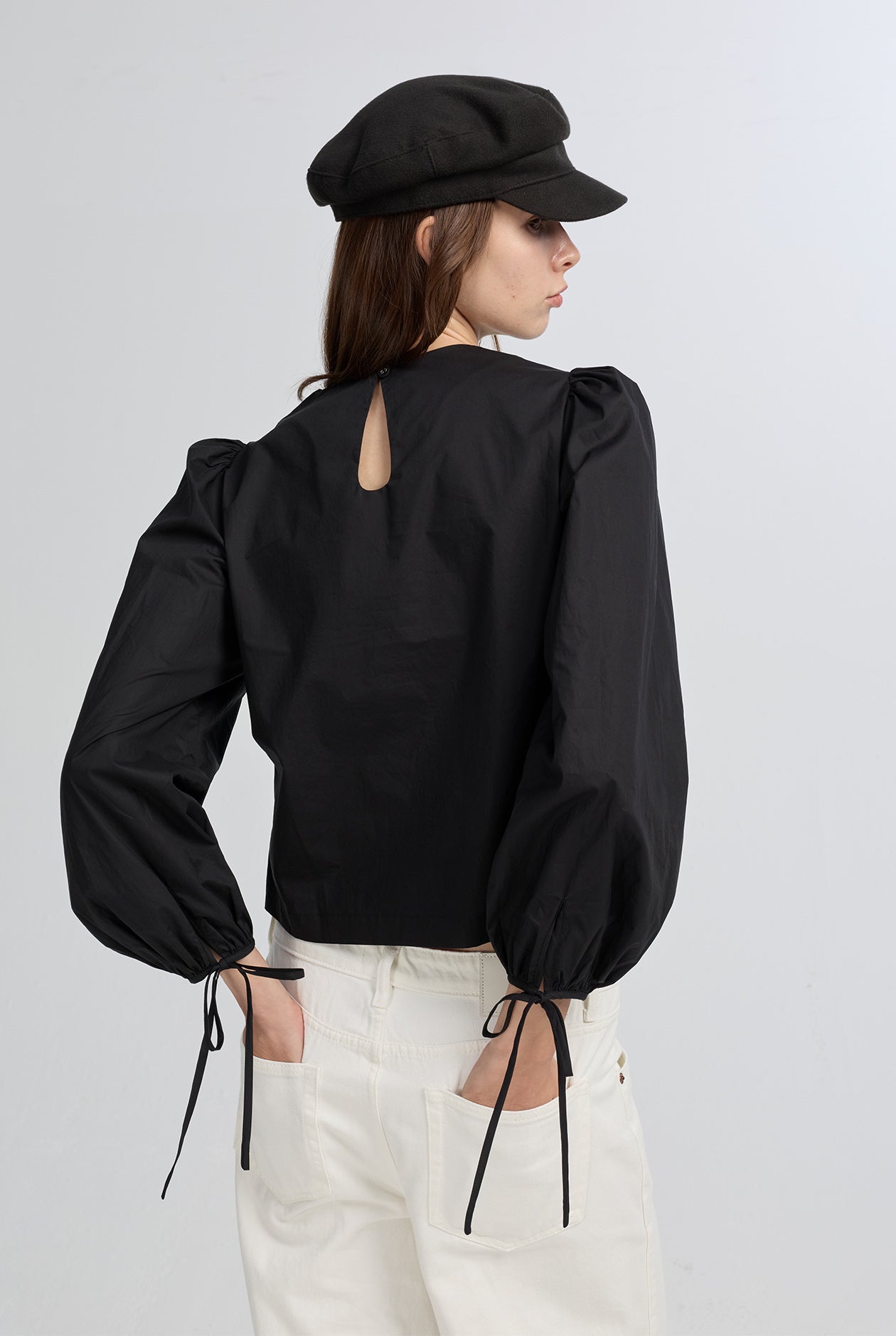 PUFF SLEEVE DRAWCORD TOP