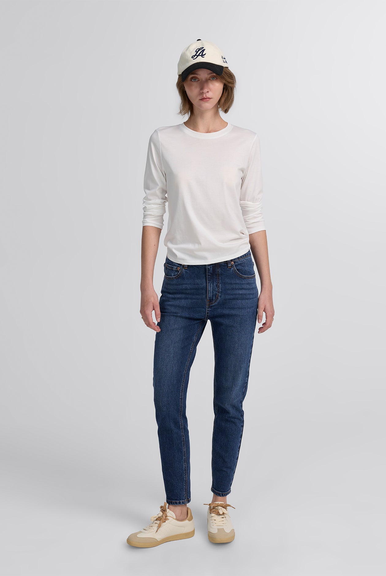 LOW-RISE DARK BLUE SKINNY JEANS