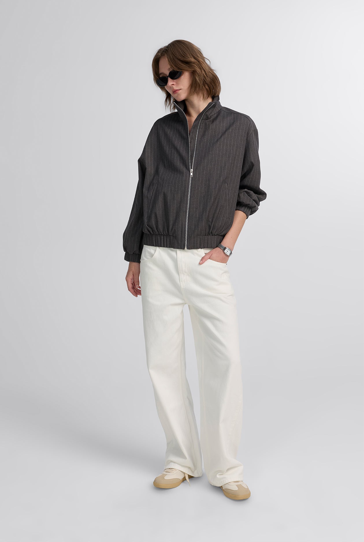 LOW-RISE WHITE PANEL SEAM STRAIGHT JEANS