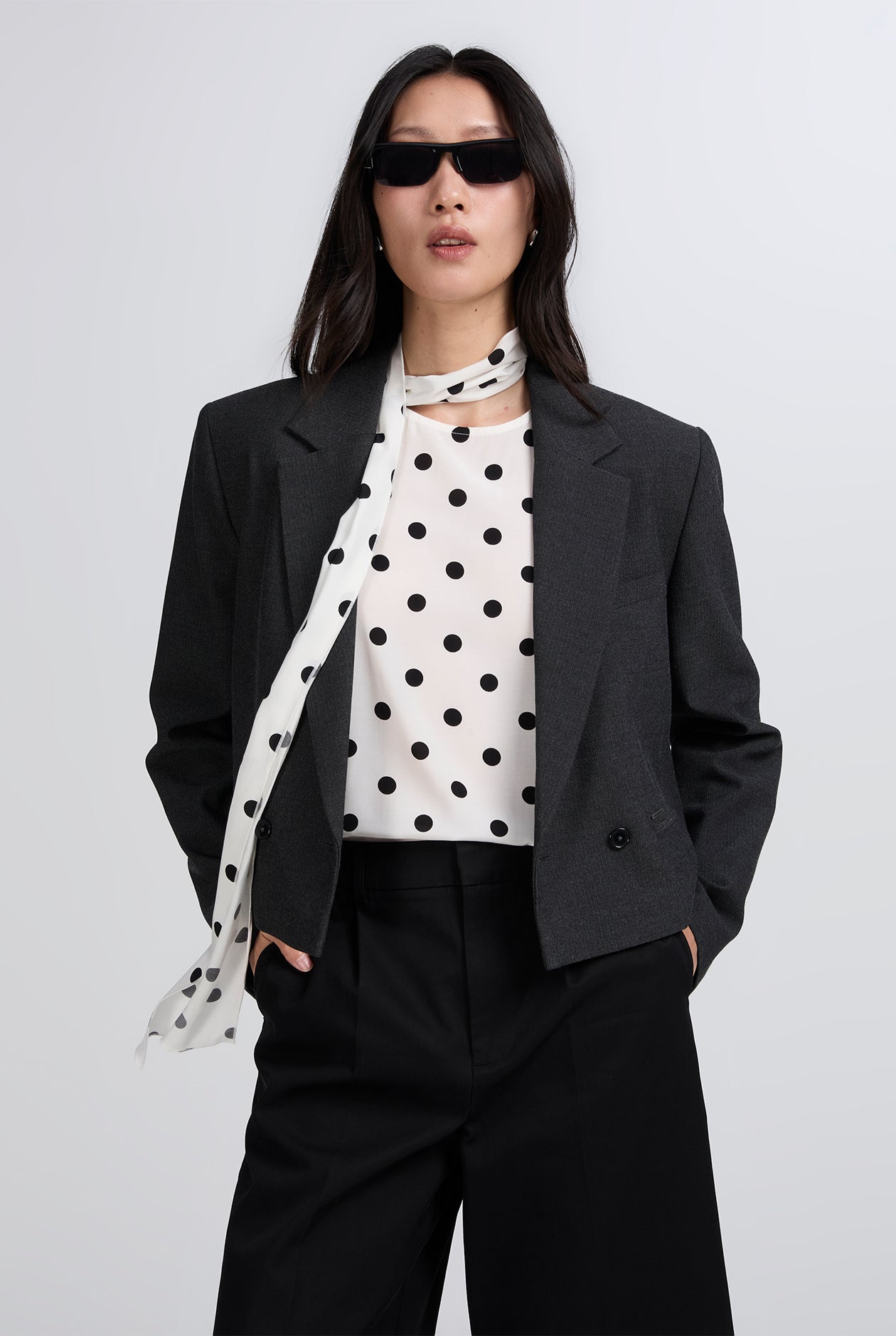 POLKA DOT SLEEVELESS BLOUSE WITH SCARF