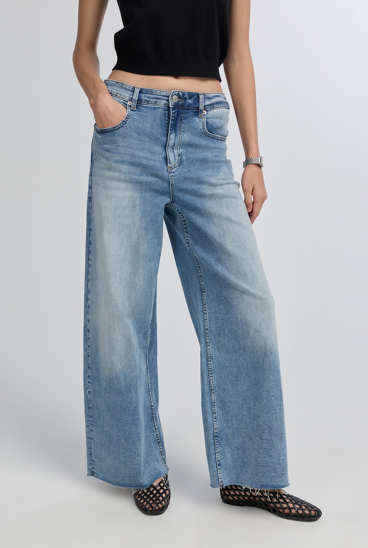 HIGH-RISE ANKLE WIDE-LEG JEANS