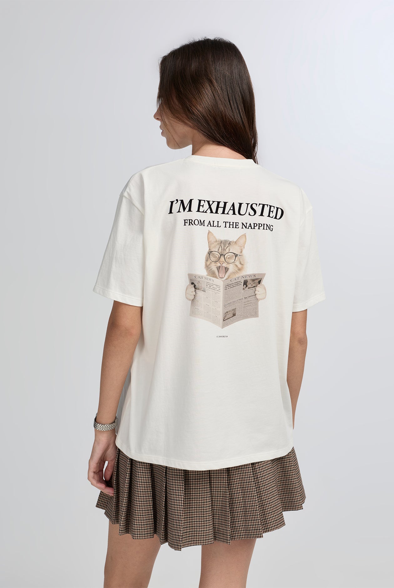 EXHAUSTED CAT OVERSIZED GRAPHIC TEE