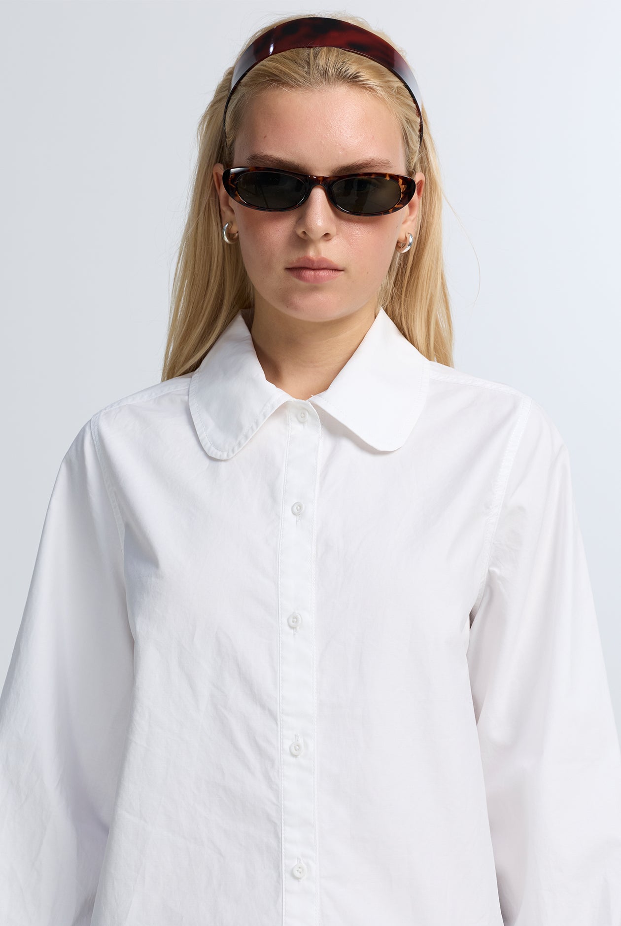 LONG SLEEVES PETER PAN COLLAR SHIRT