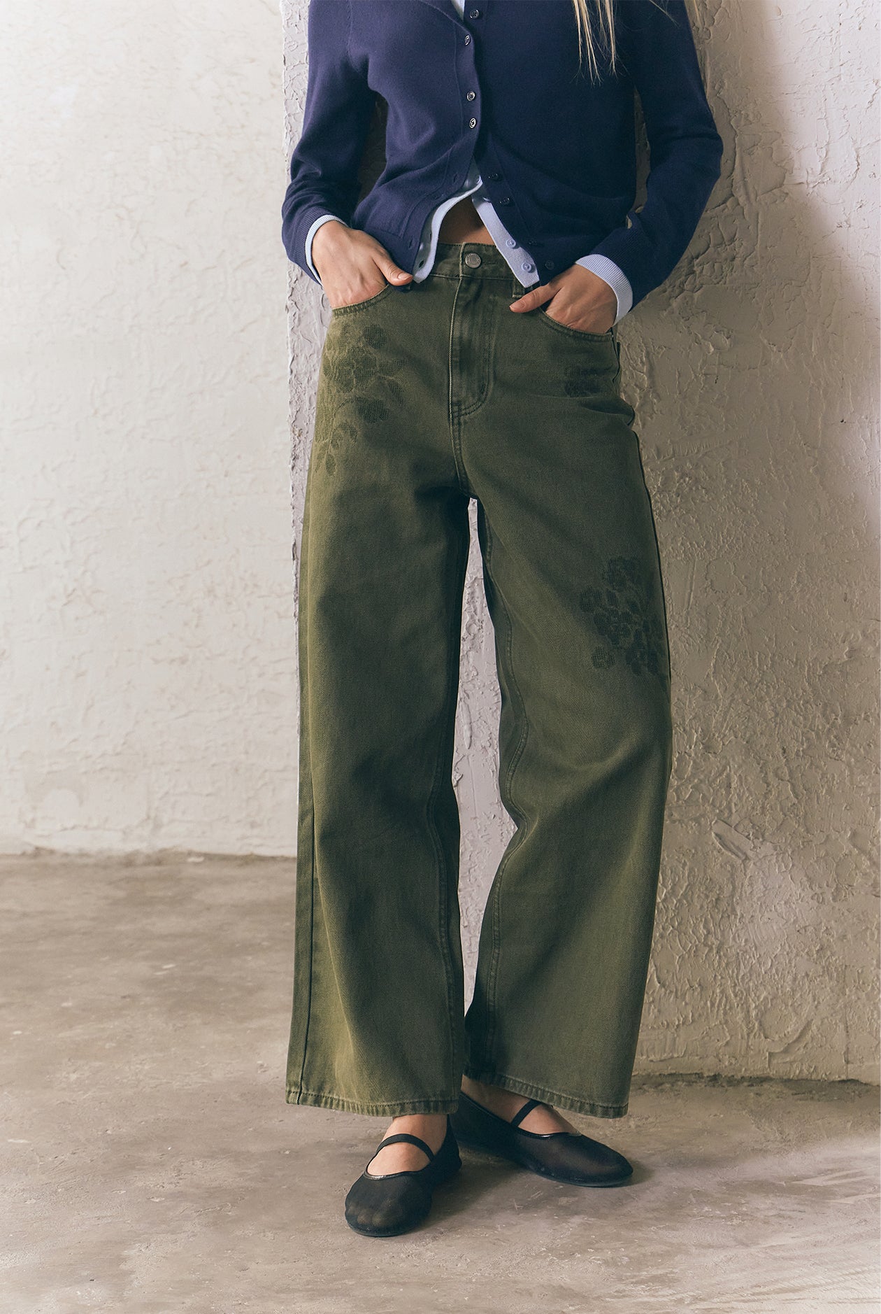 EMBROIDERED BAGGY PANTS