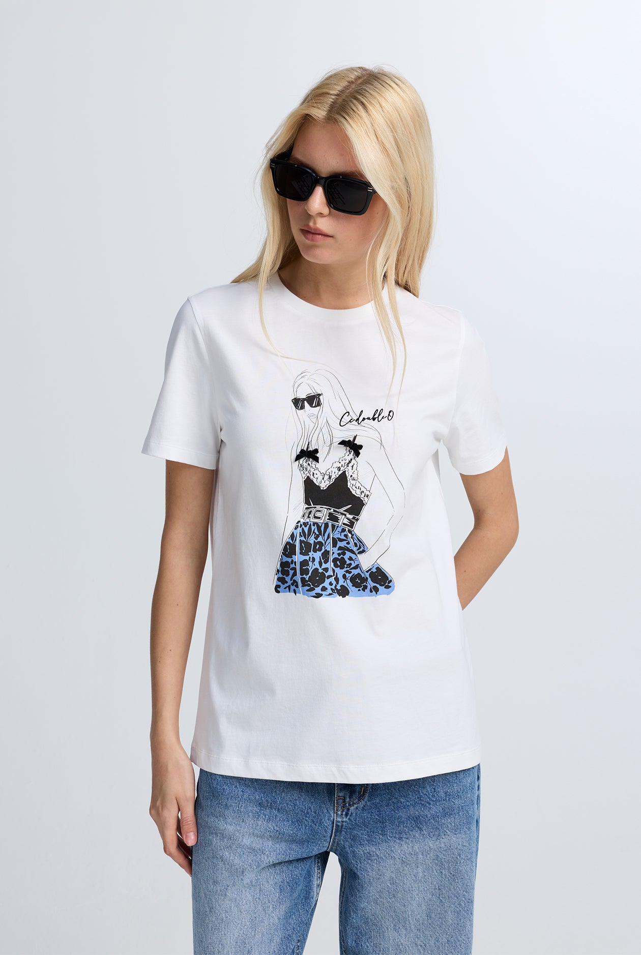GIRL PORTRAIT GRAPHIC TEE