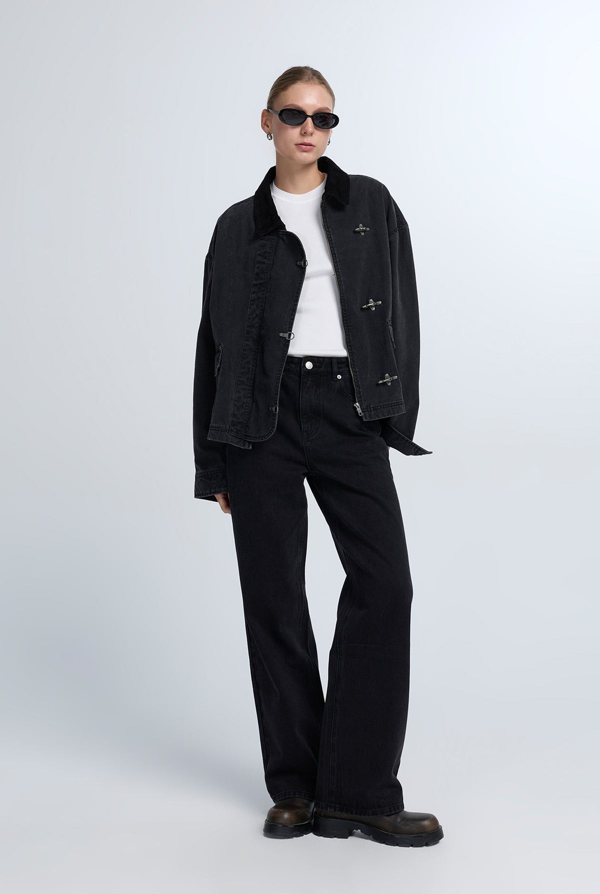 LOW-RISE DOUBLE BLACK STRAIGHT JEANS