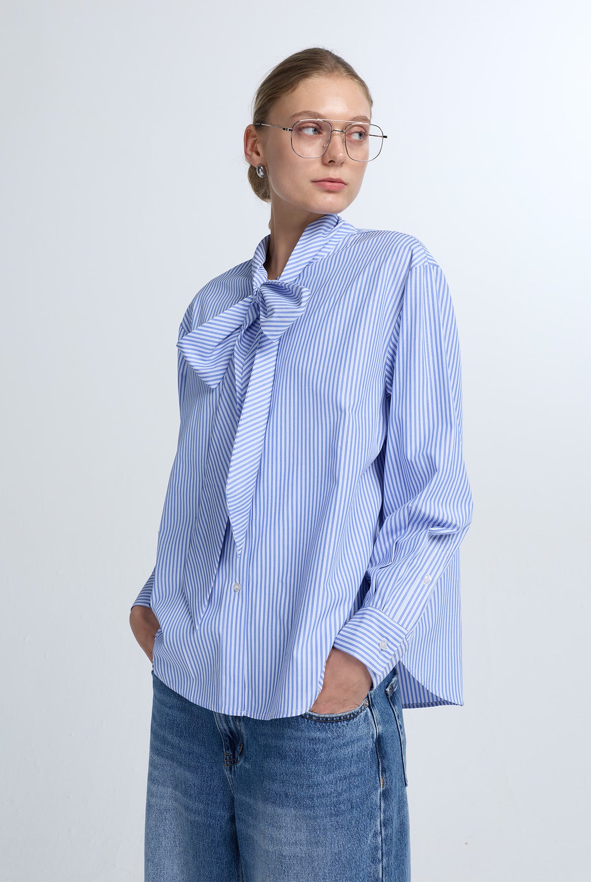 STRIPED BOW BLOUSE