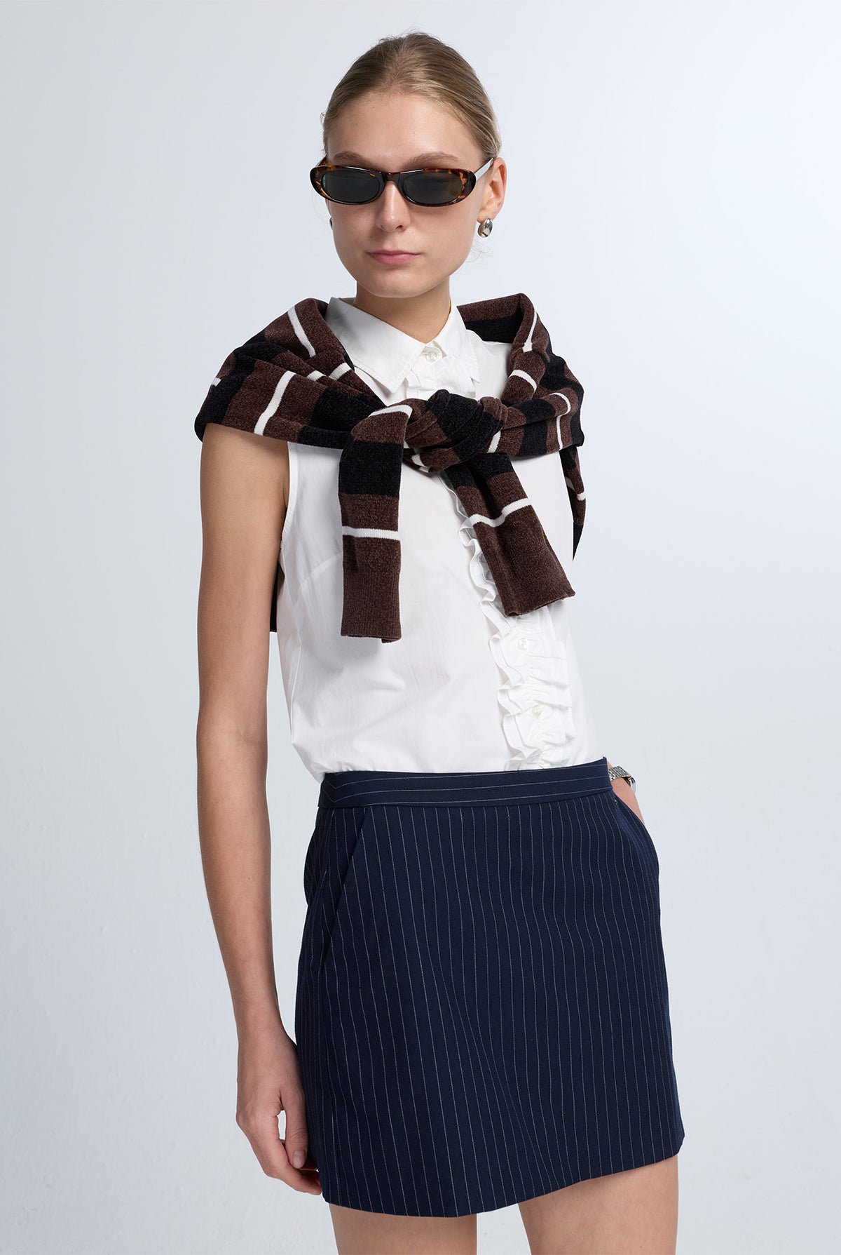 FRILL SLEEVELESS SHIRT
