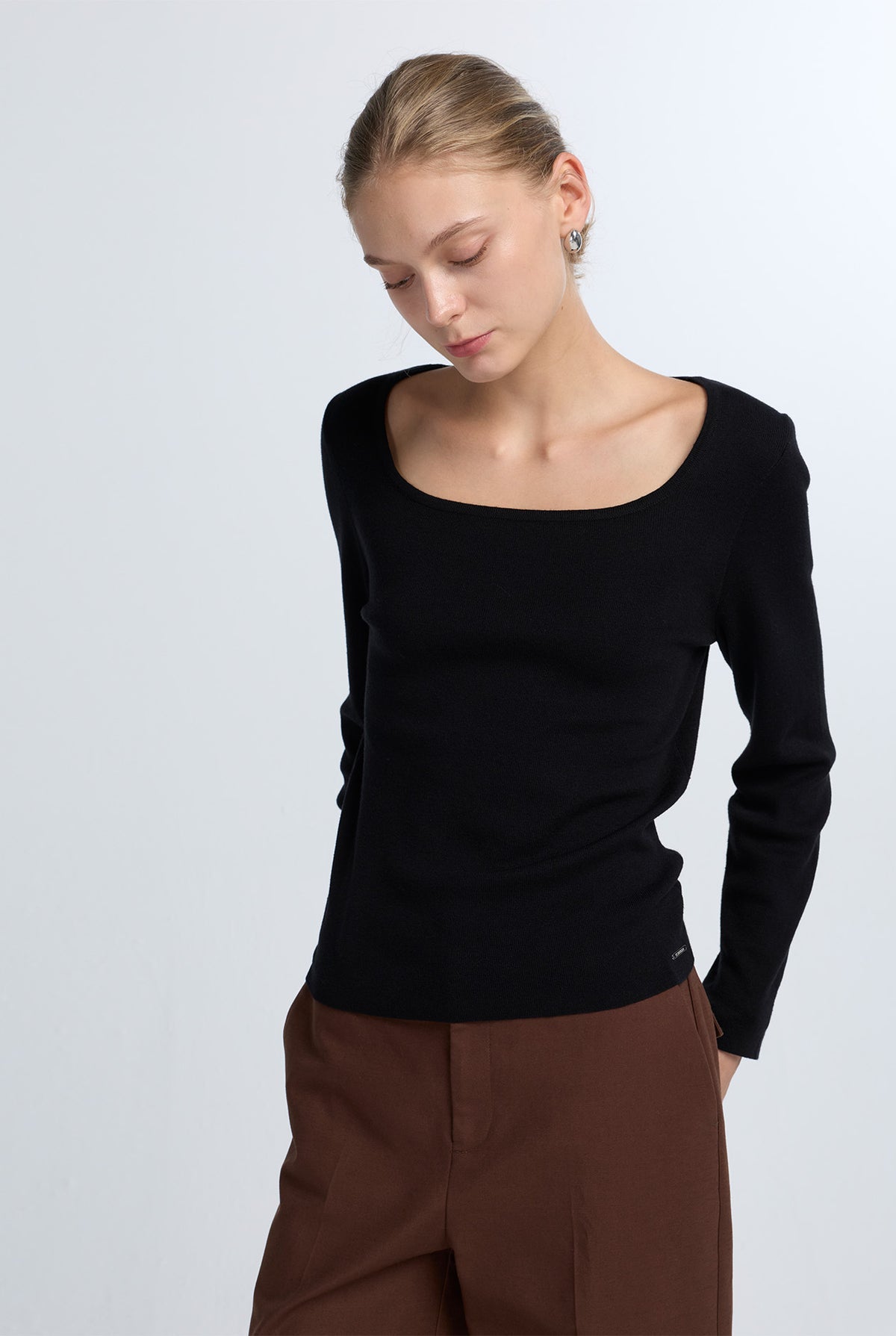 SQUARE NECK LONG SLEEVE T-SHIRT