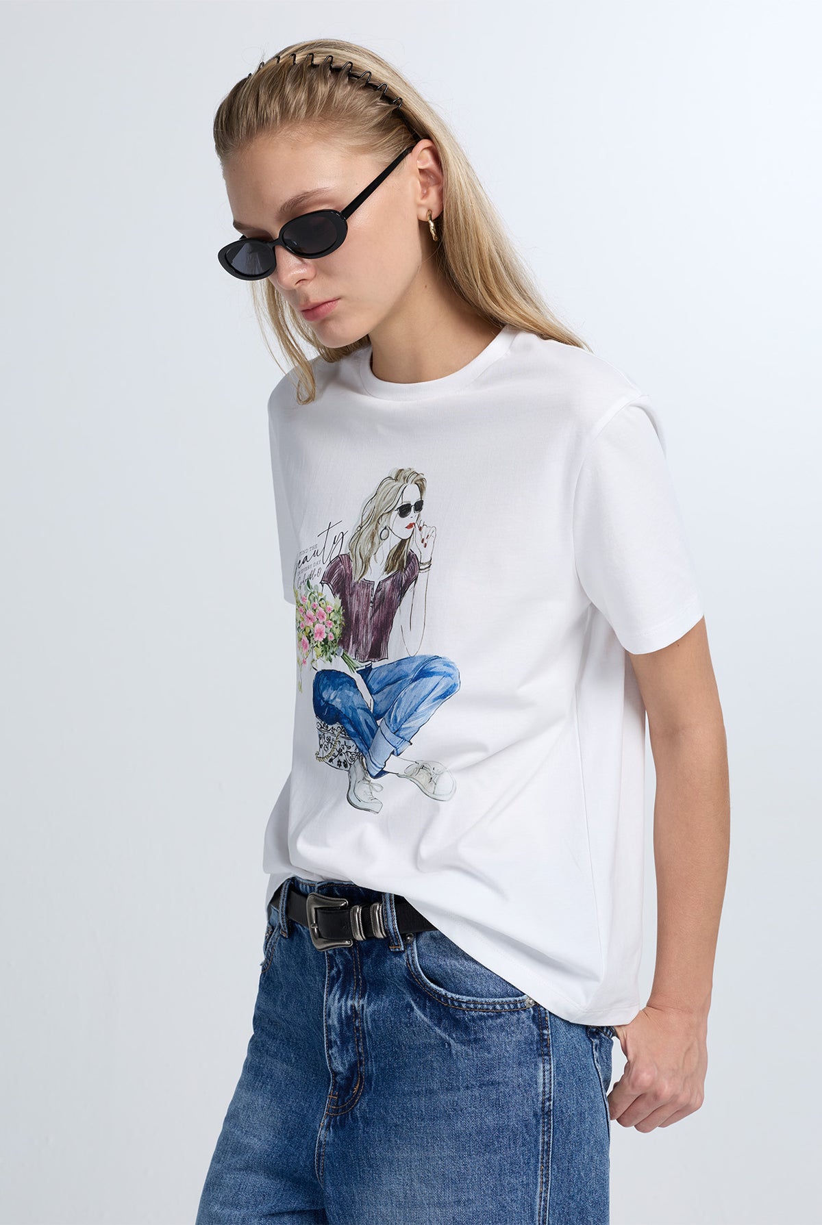 เสื้อยืดพิมพ์ลายสาวสตรีทสไตล์