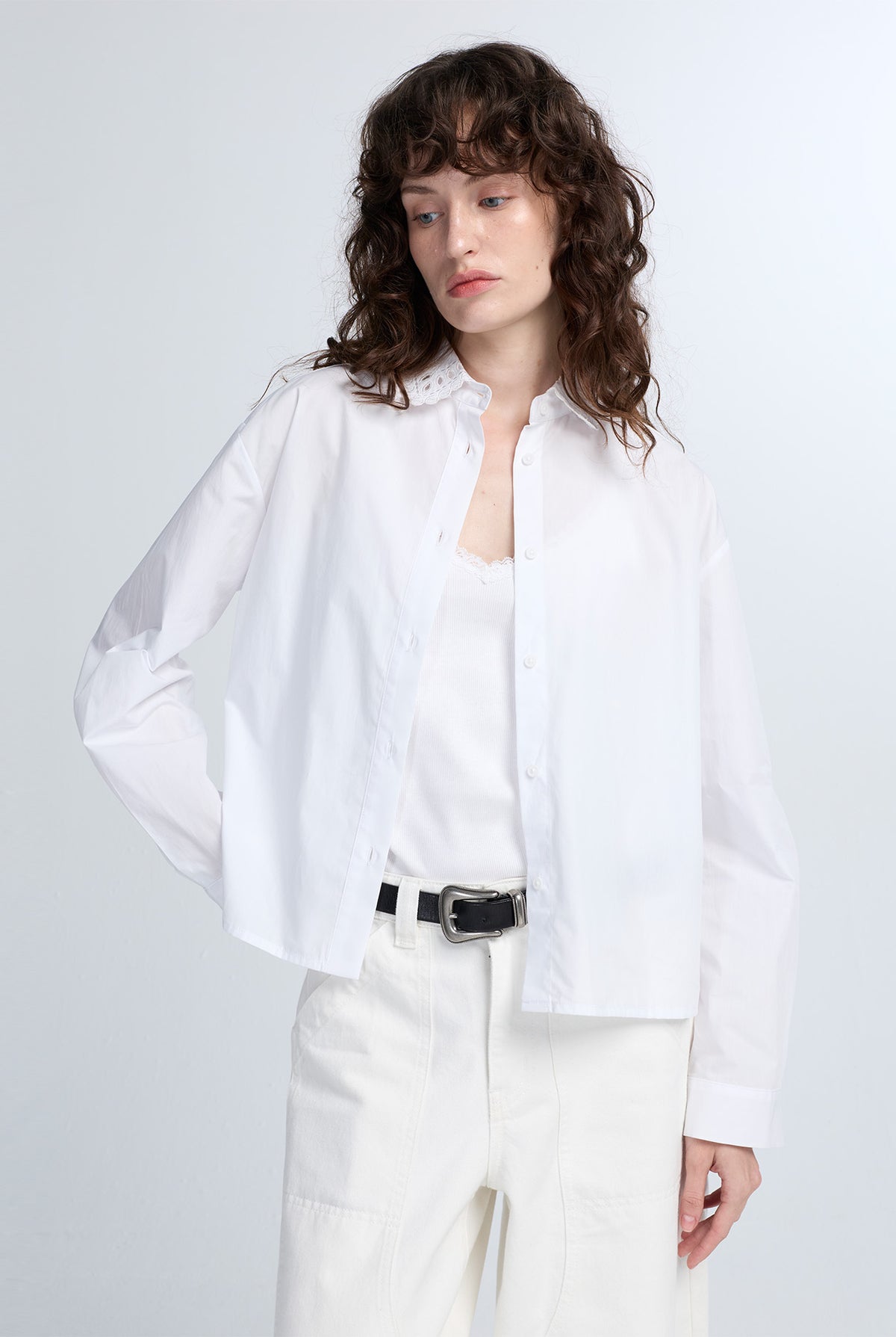 EYELET COLLAR CROP SHIRT