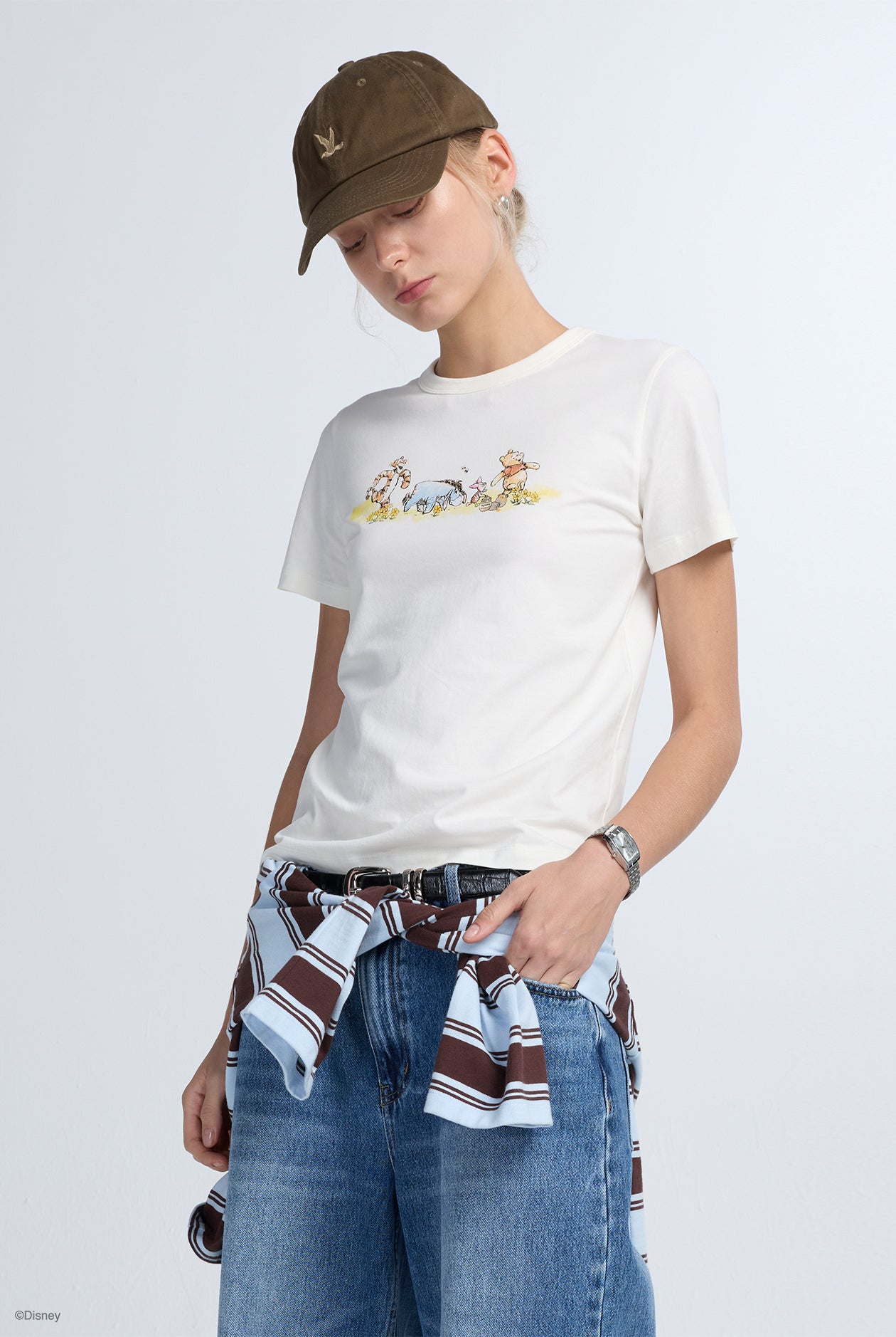 เสื้อยืดทรงเรกูลาร์ กราฟิกแก๊ง Winnie the Pooh