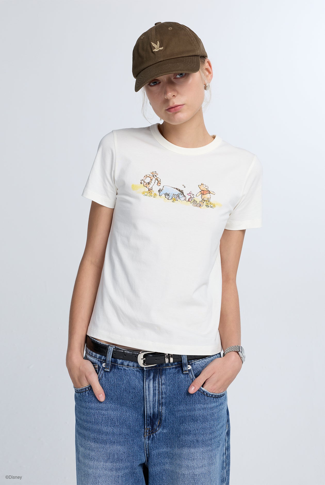 เสื้อยืดทรงเรกูลาร์ กราฟิกแก๊ง Winnie the Pooh